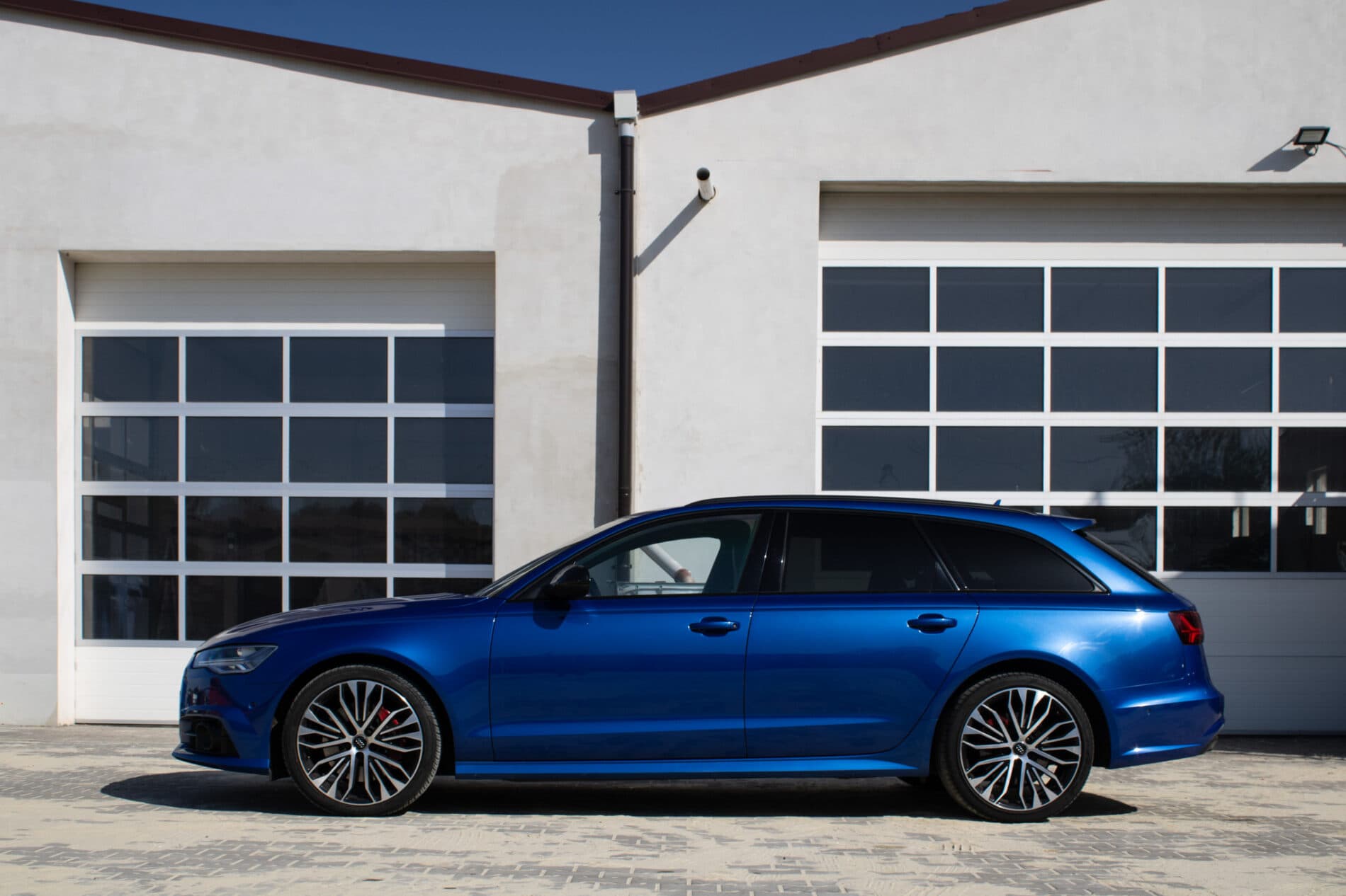 2017 AUDI A6, modrá kombi, 82 560 km