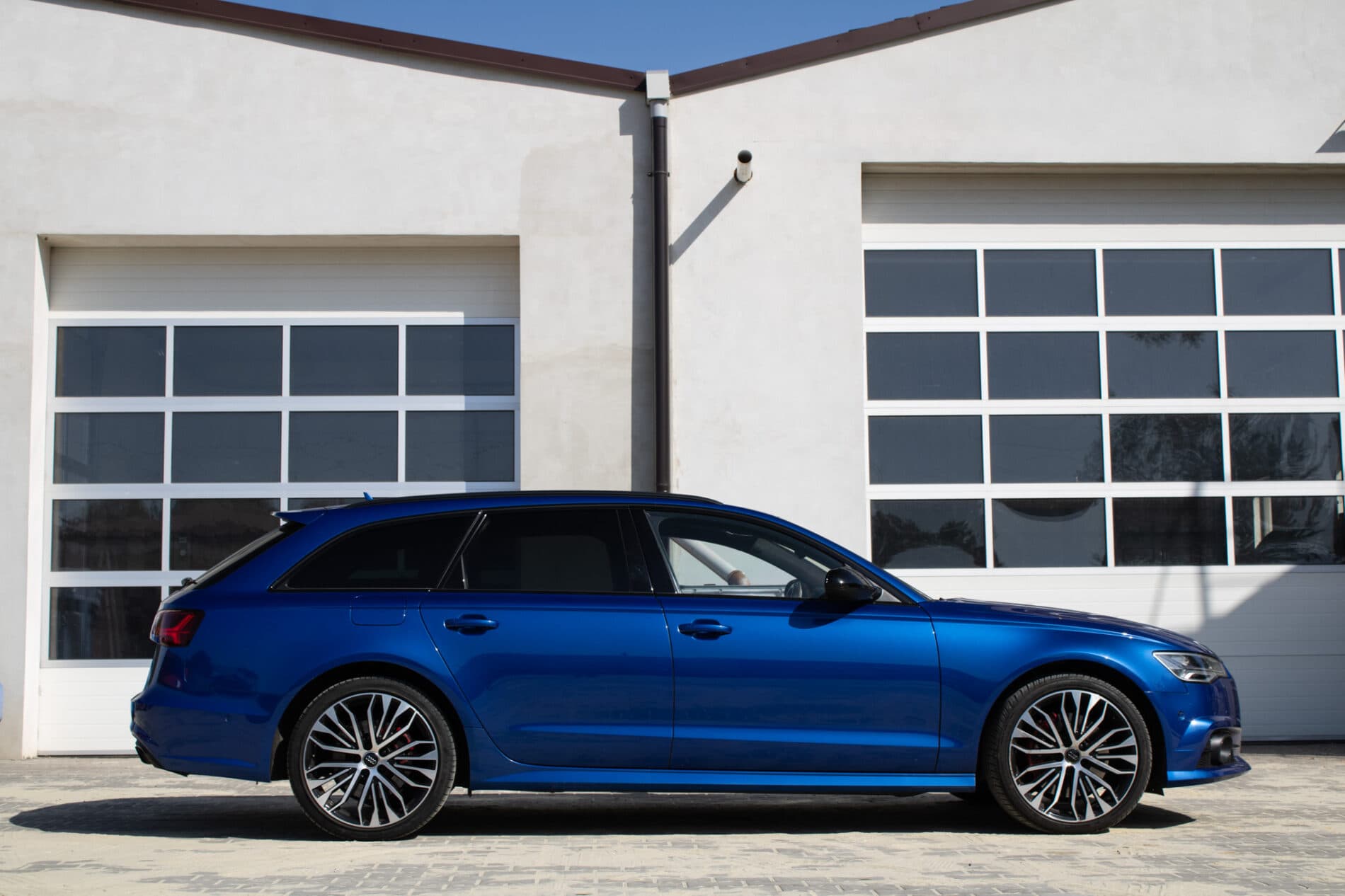 2017 AUDI A6, modrá kombi, 82 560 km