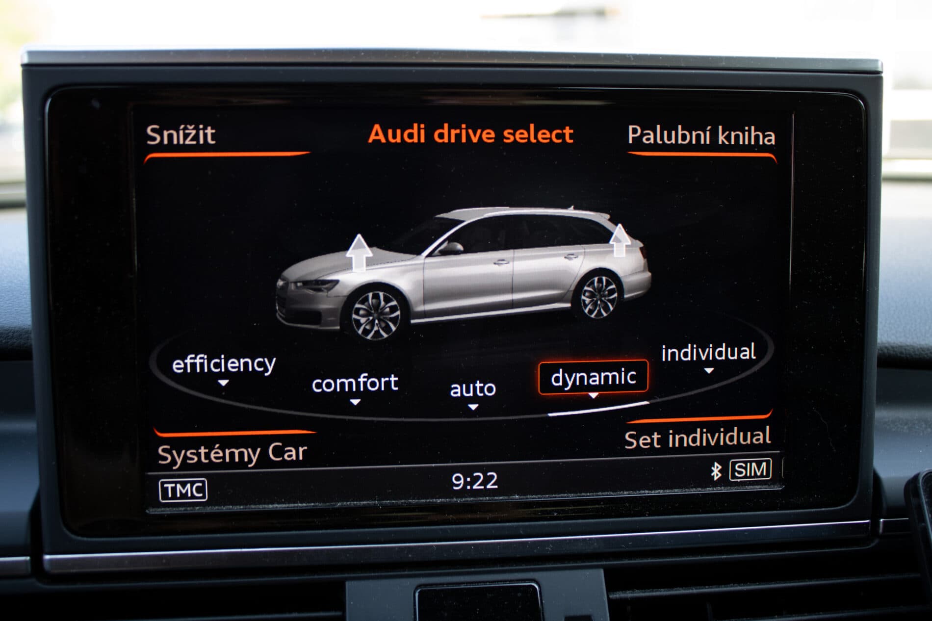 2017 AUDI A6, modrá kombi, 82 560 km