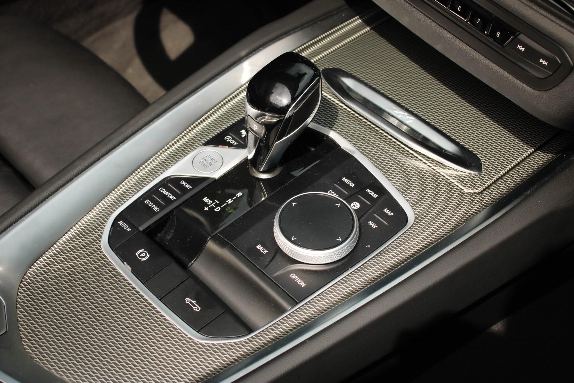 2024 BMW Z4 M40i, šedá kabriolet, 27 660 km
