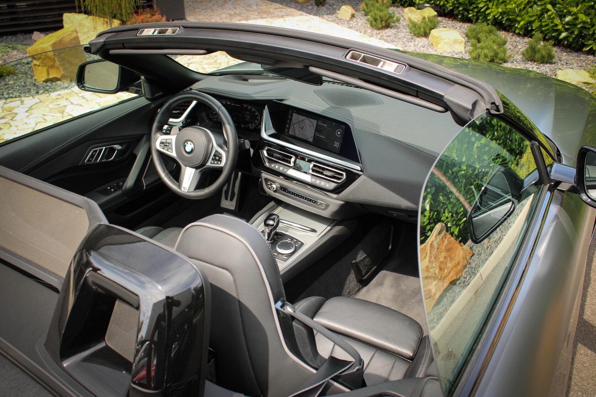 2024 BMW Z4 M40i, šedá kabriolet, 27 660 km