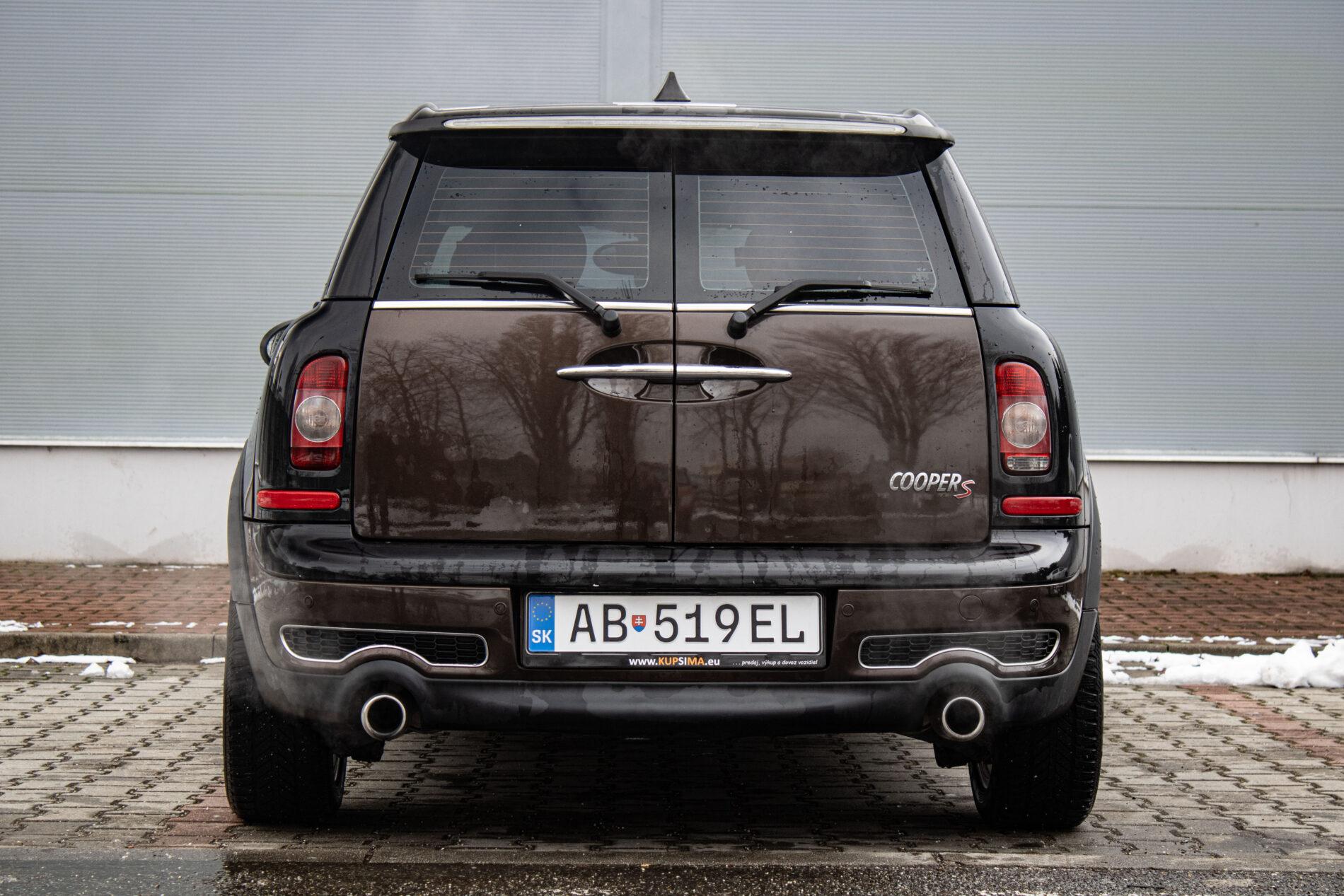 2009 MINI Cooper S, hnědá kombi, 123 100 km