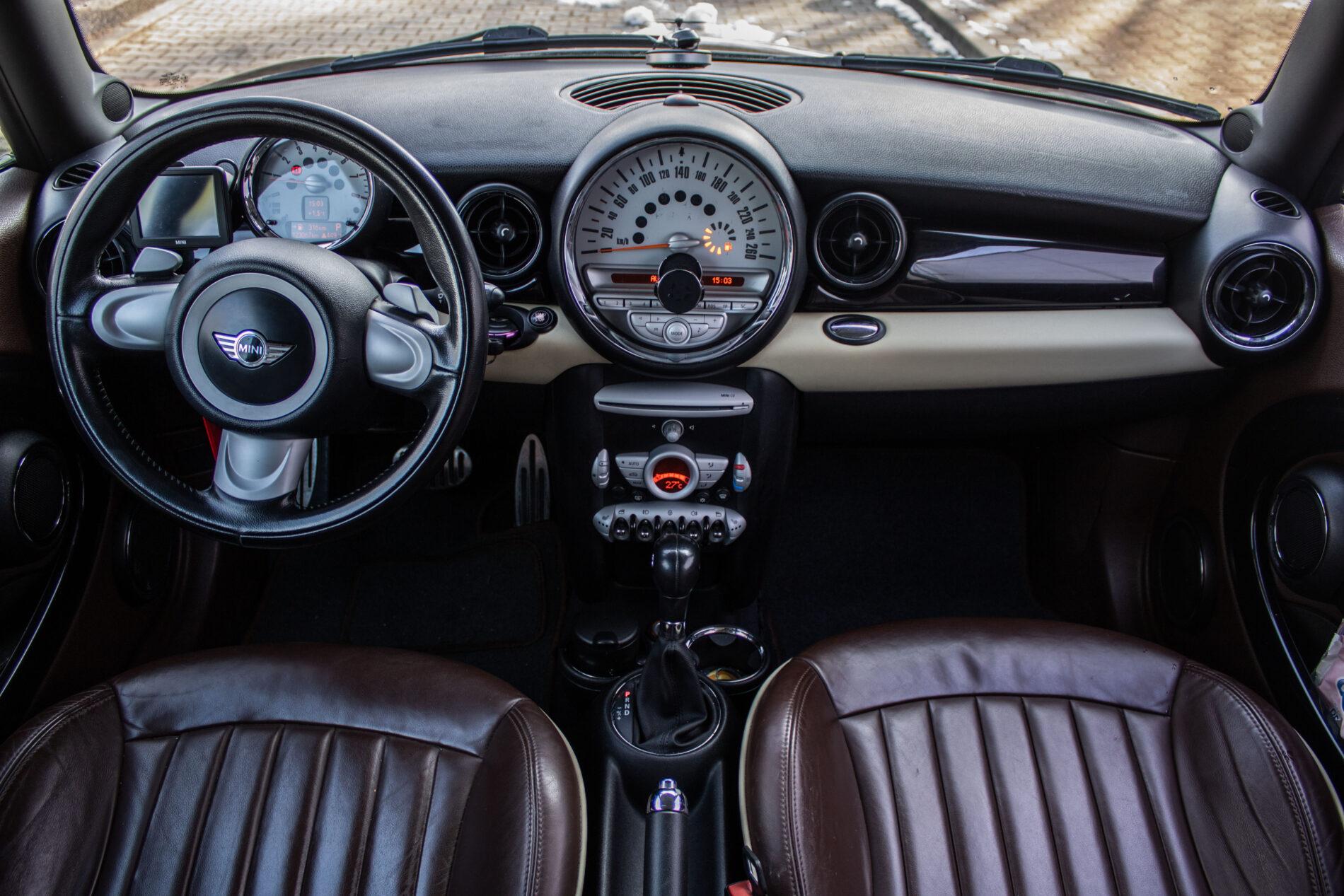 2009 MINI Cooper S, hnědá kombi, 123 100 km