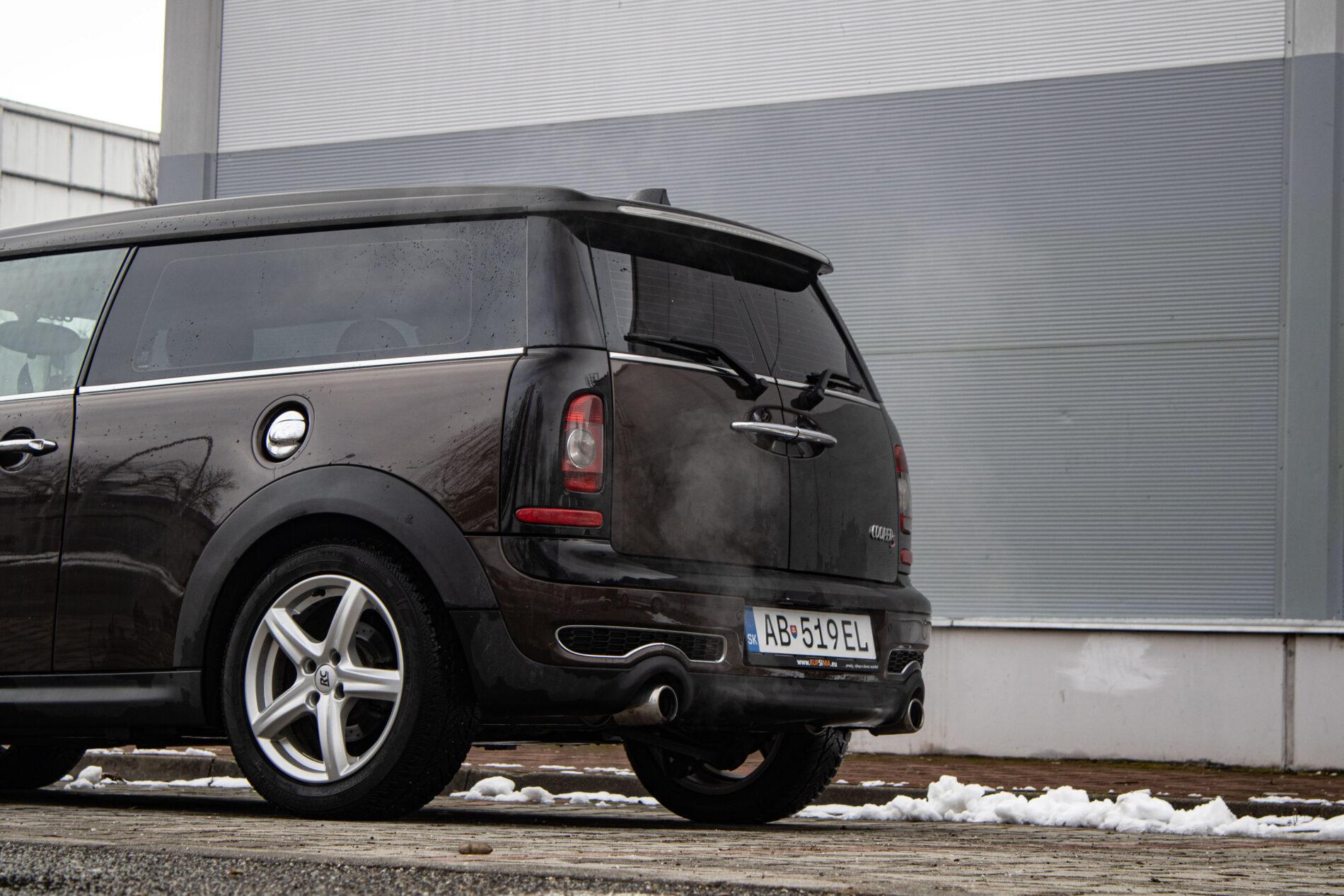 2009 MINI Cooper S, hnědá kombi, 123 100 km