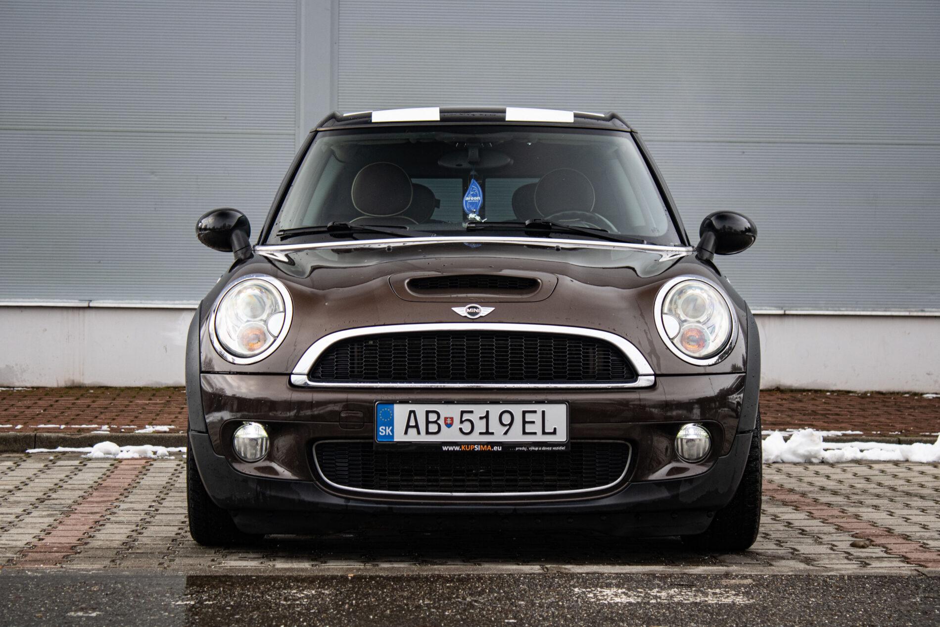 2009 MINI Cooper S, hnědá kombi, 123 100 km