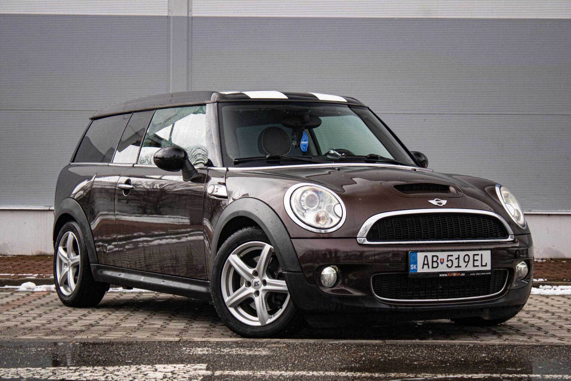 2009 MINI Cooper S, hnědá kombi, 123 100 km