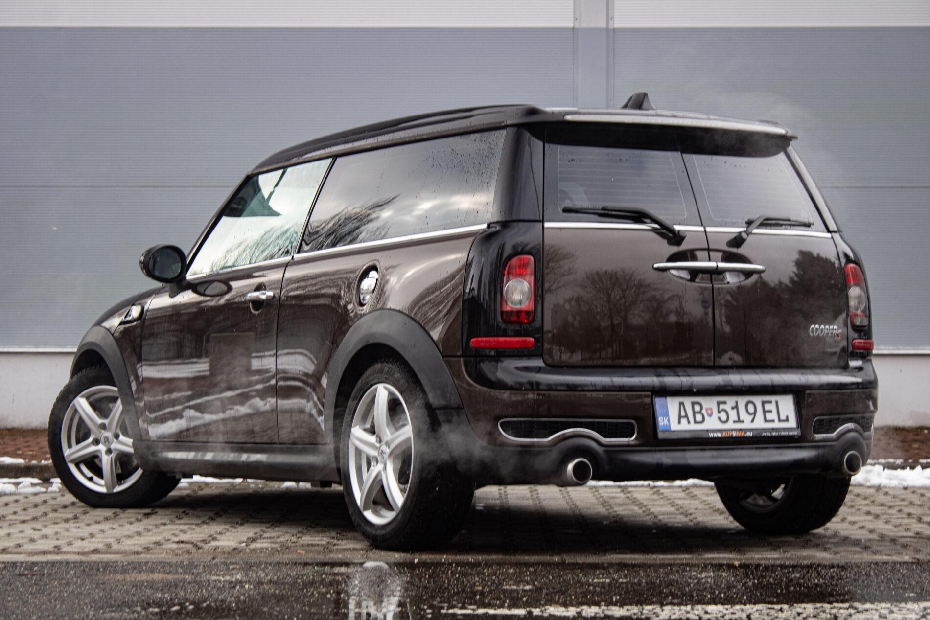 2009 MINI Cooper S, hnědá kombi, 123 100 km