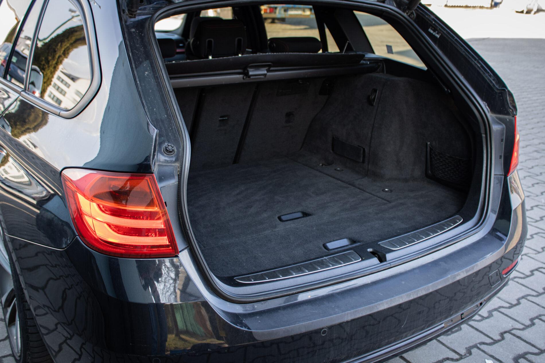 2013 BMW 335d, černá kombi, 292 000 km