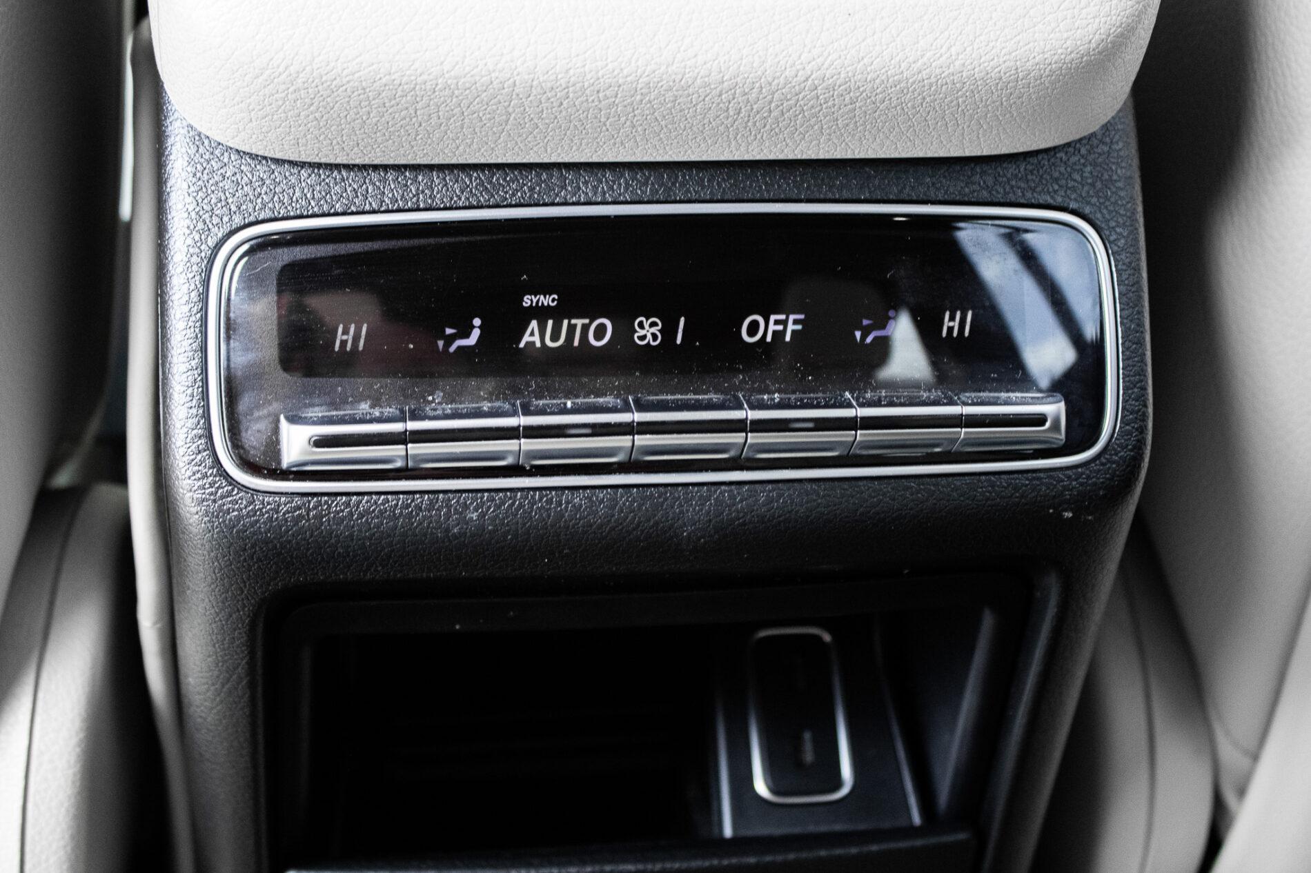 2021 Mercedes-Benz GLS 580, šedá suv, 109 687 km