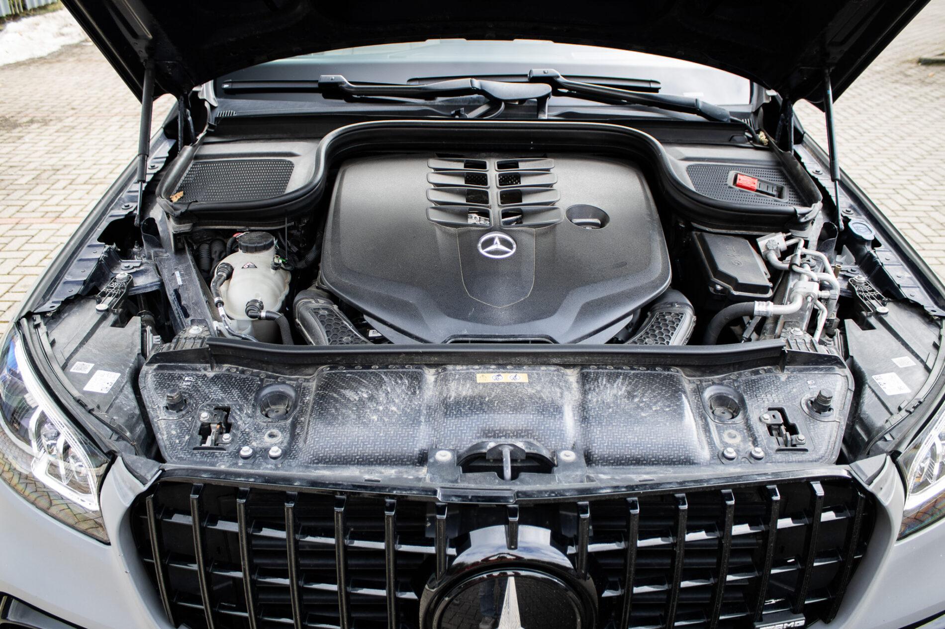 2021 Mercedes-Benz GLS 580, šedá suv, 109 687 km