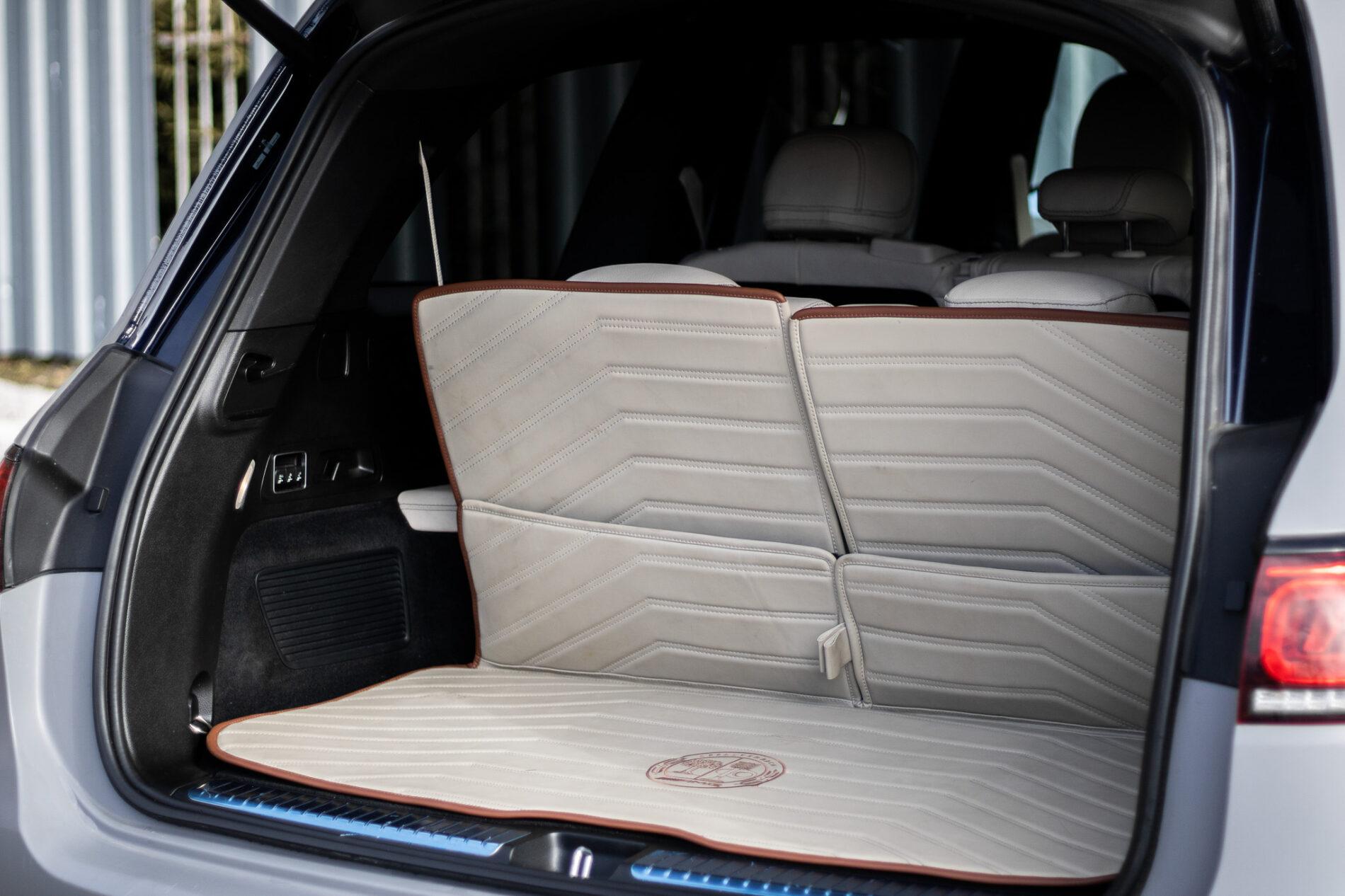 2021 Mercedes-Benz GLS 580, šedá suv, 109 687 km