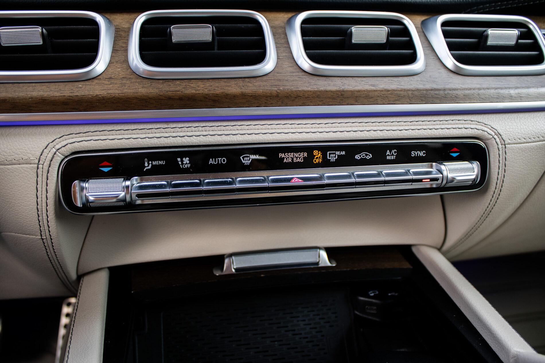 2021 Mercedes-Benz GLS 580, šedá suv, 109 687 km