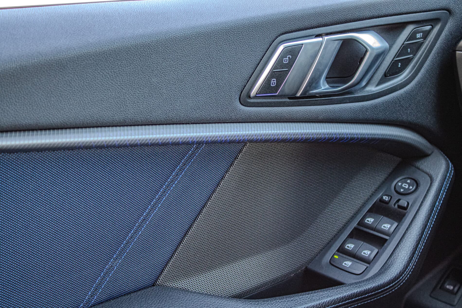 2020 BMW 135i, modrá hatchback, 65 383 km