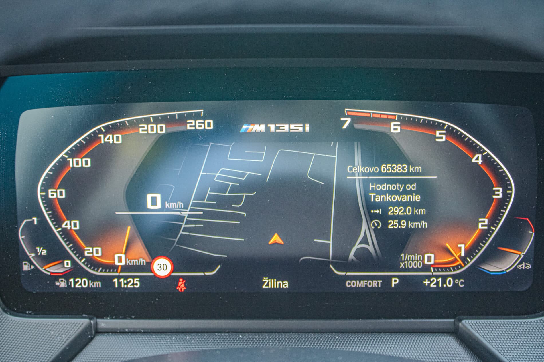 2020 BMW 135i, modrá hatchback, 65 383 km