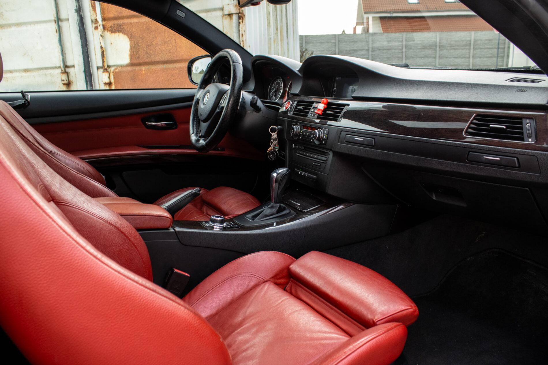 2010 BMW 330d, bílá kupé, 297 399 km