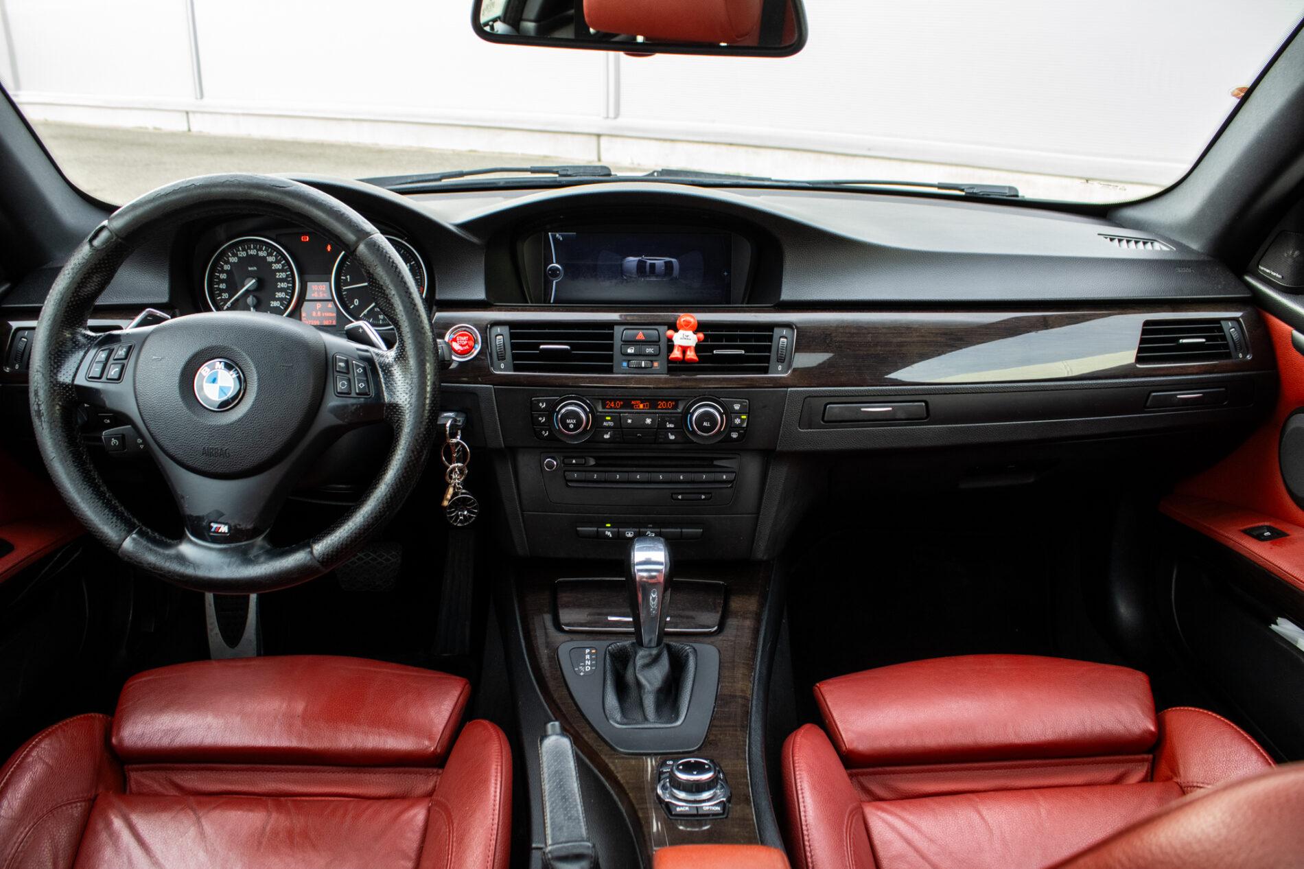 2010 BMW 330d, bílá kupé, 297 399 km
