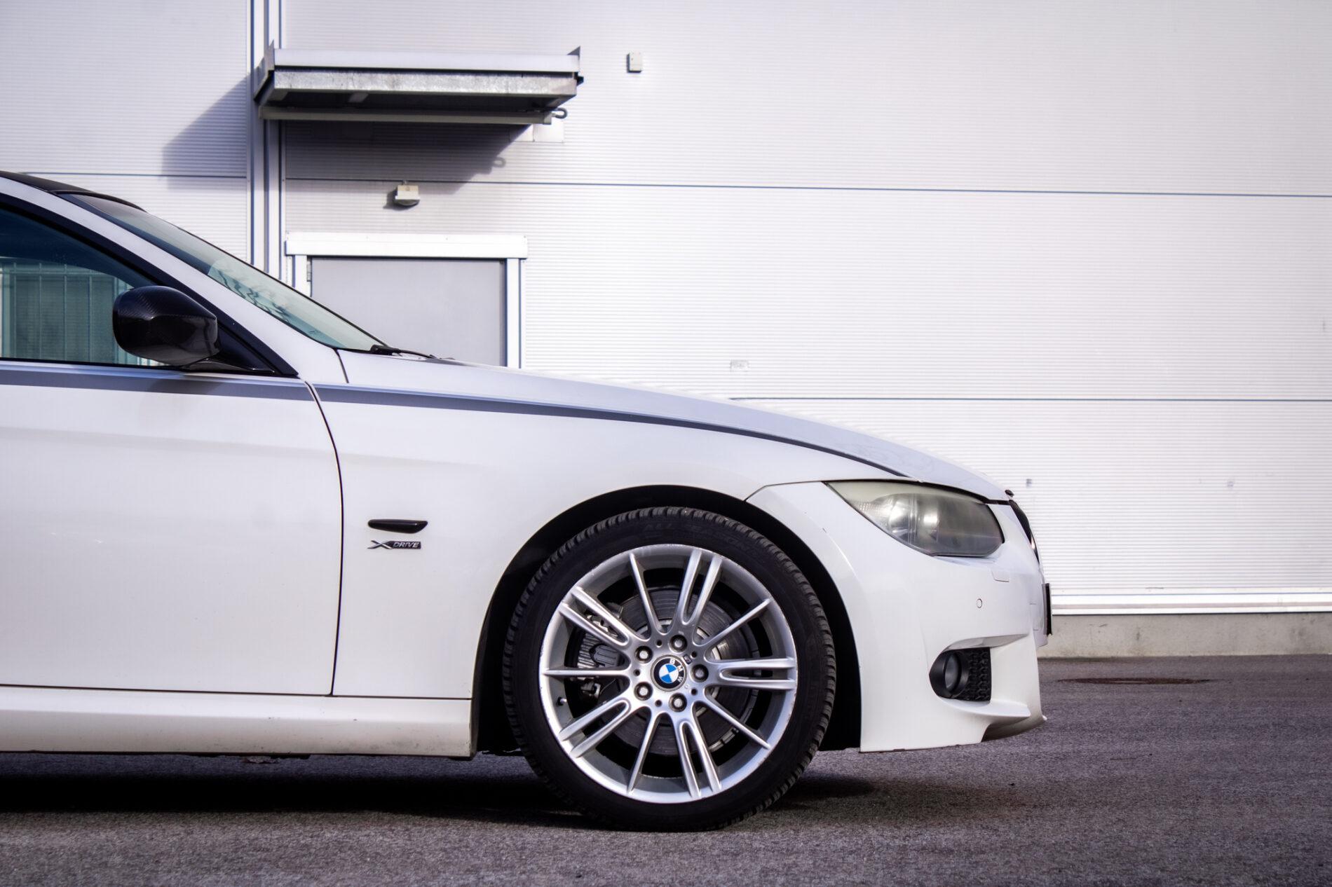 2010 BMW 330d, bílá kupé, 297 399 km