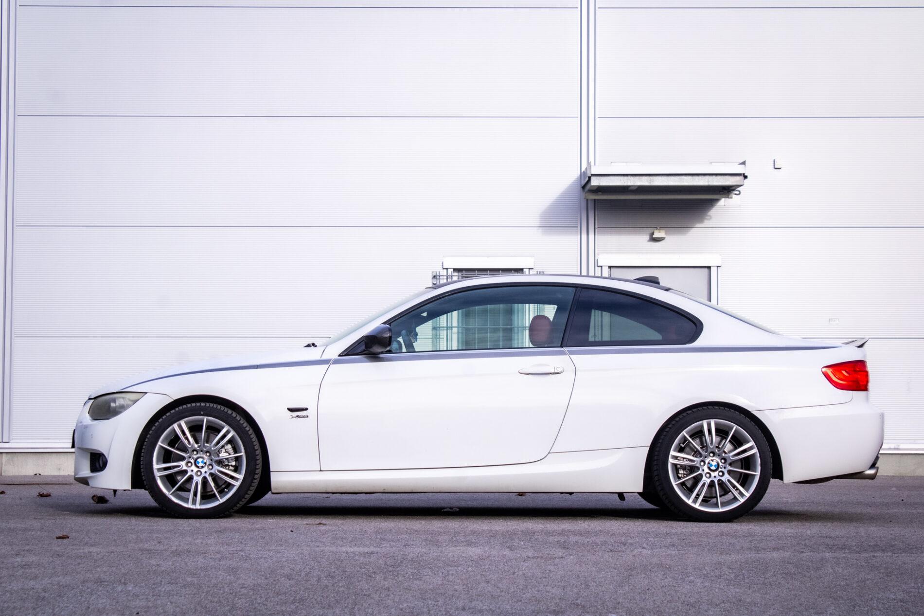 2010 BMW 330d, bílá kupé, 297 399 km