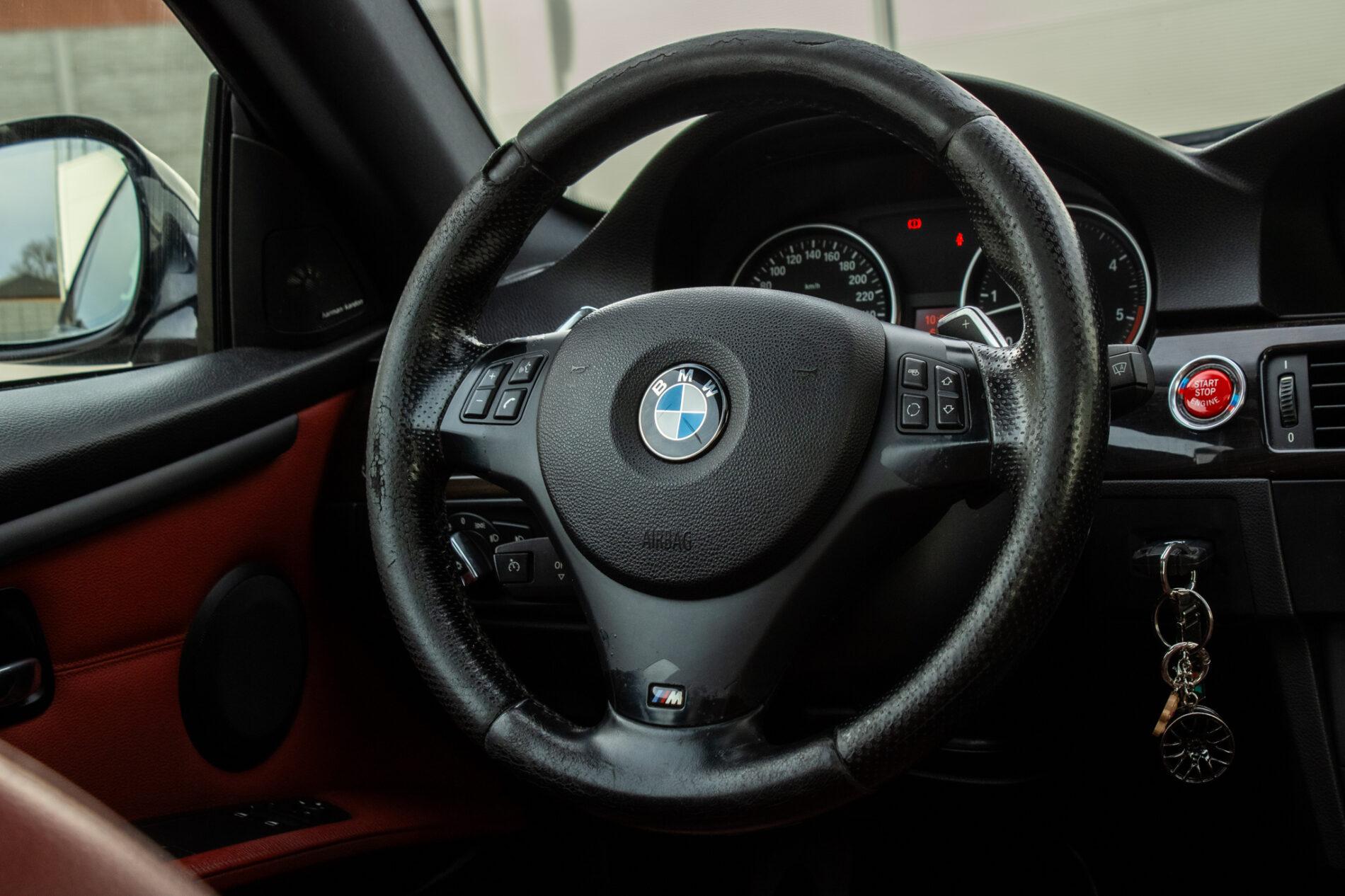 2010 BMW 330d, bílá kupé, 297 399 km
