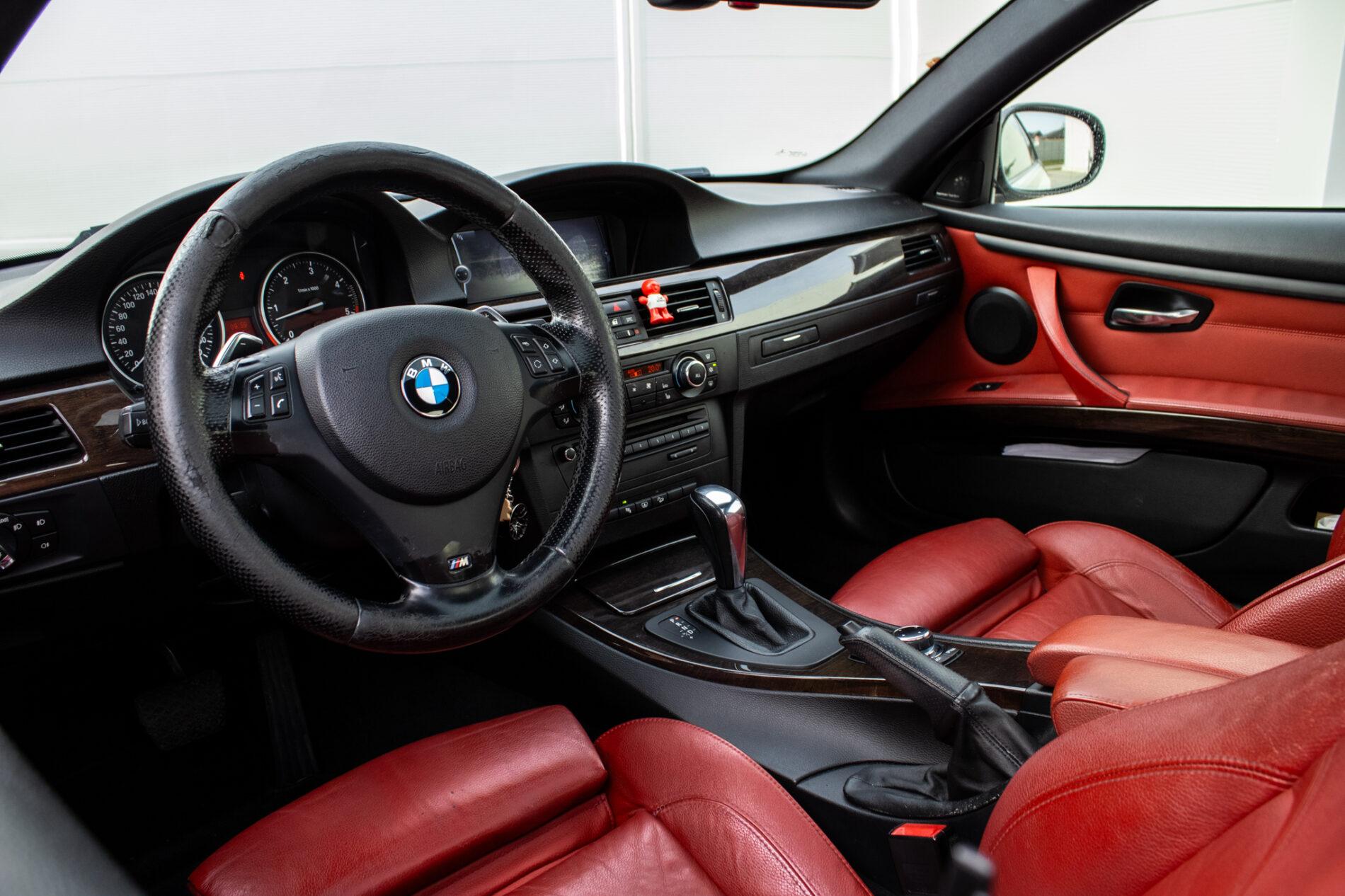 2010 BMW 330d, bílá kupé, 297 399 km