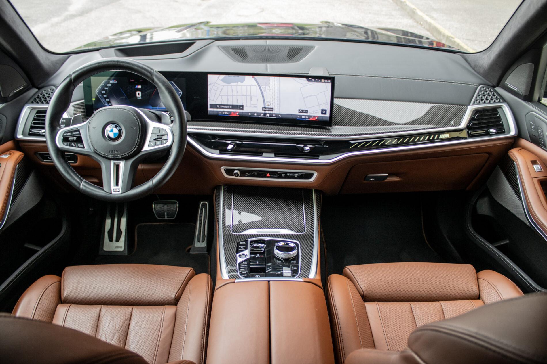 2024 BMW X7 M60i, modrá suv, 91 219 km