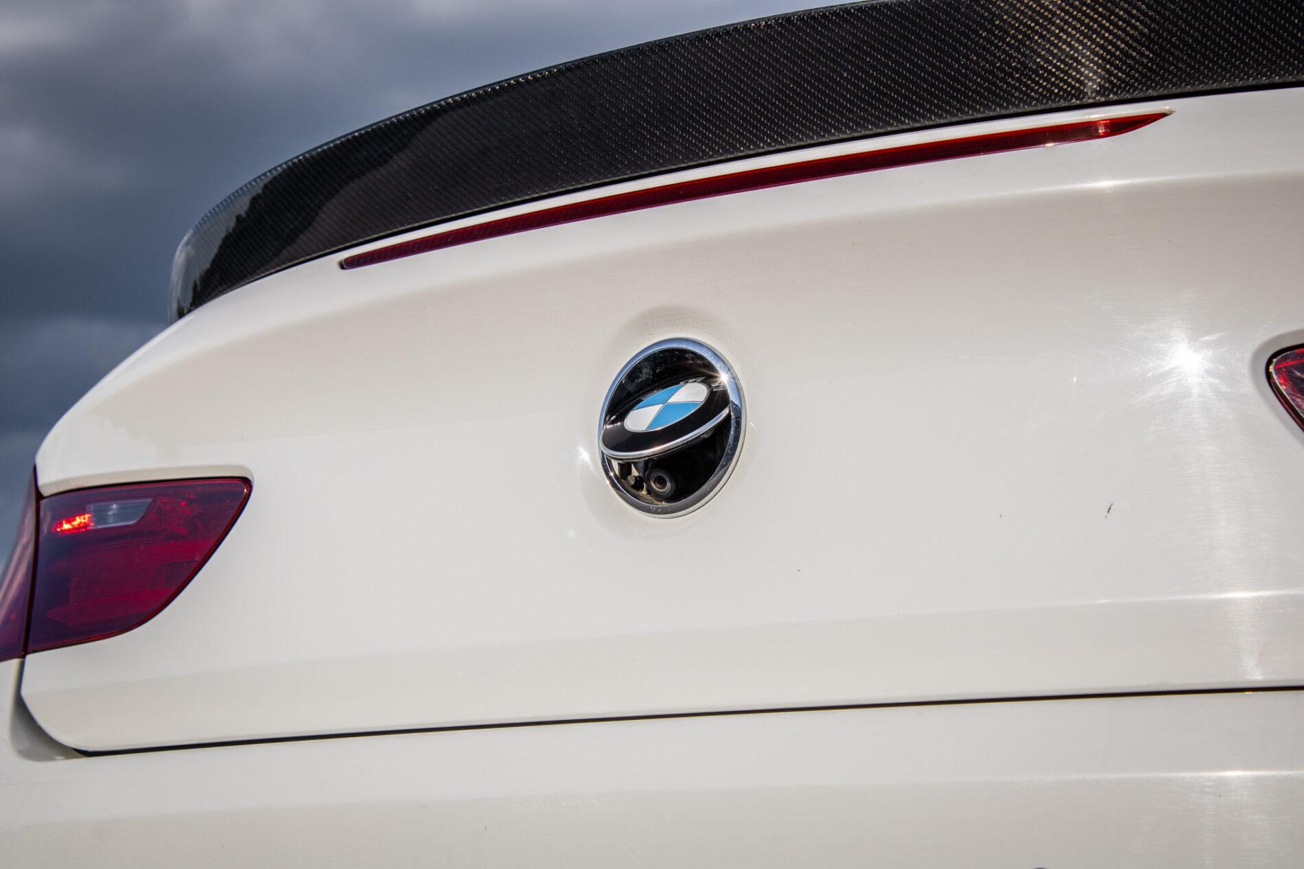 2011 BMW 640i, bílá kabriolet, 177 355 km
