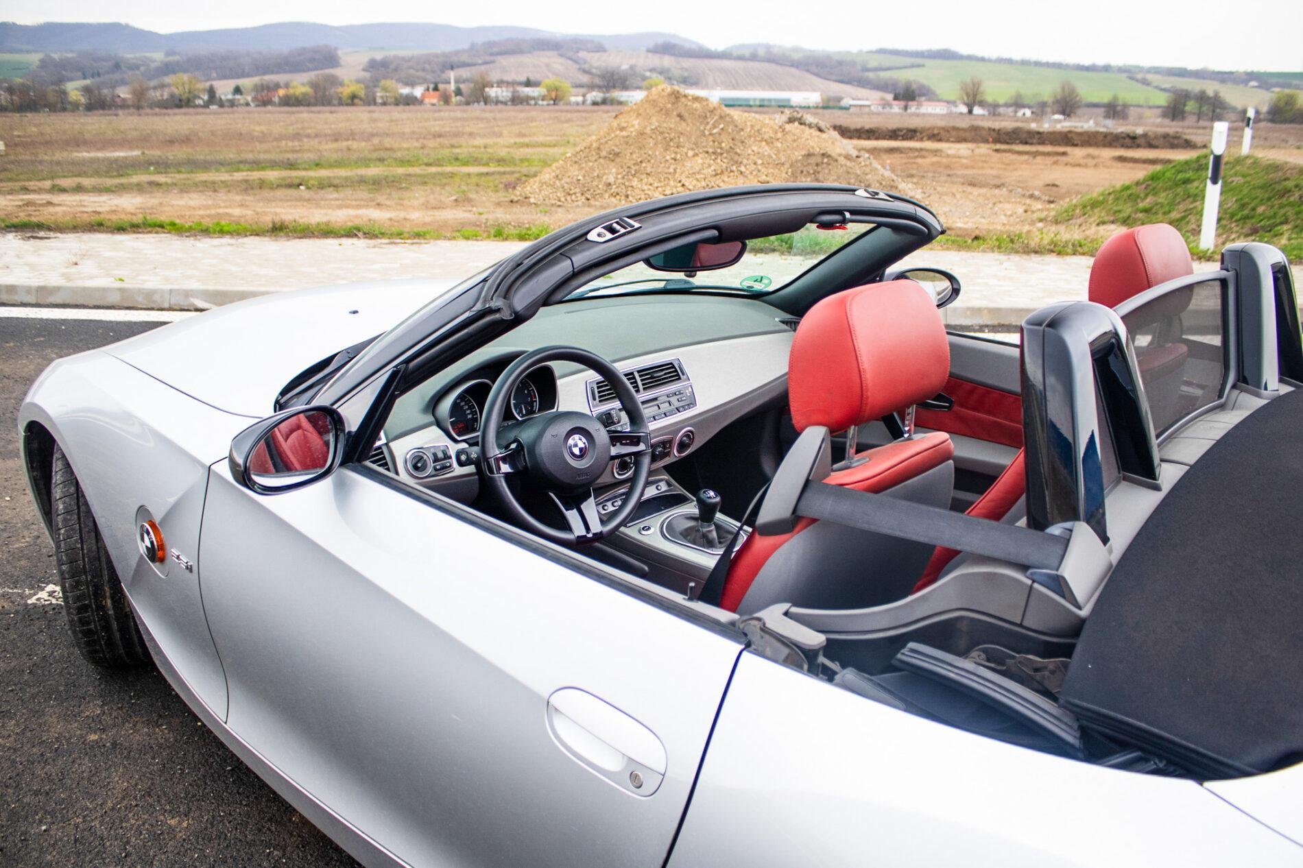 2003 BMW Z4, stříbrná kabriolet, 158 040 km