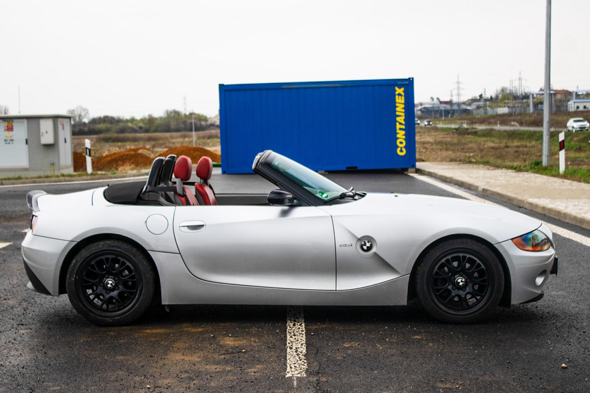 2003 BMW Z4, stříbrná kabriolet, 158 040 km
