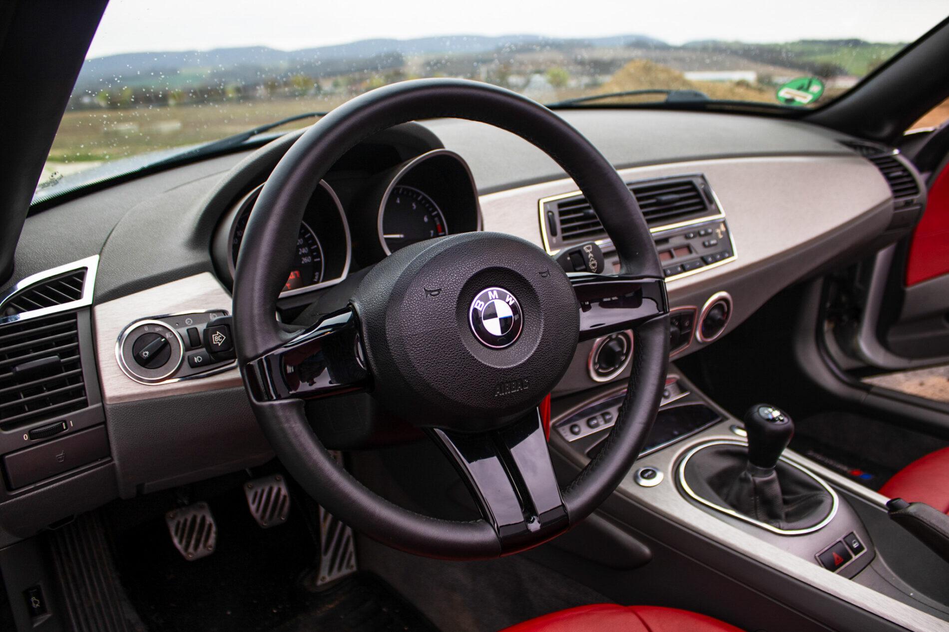 2003 BMW Z4, stříbrná kabriolet, 158 040 km