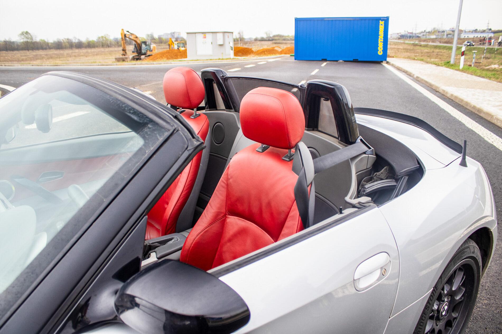 2003 BMW Z4, stříbrná kabriolet, 158 040 km