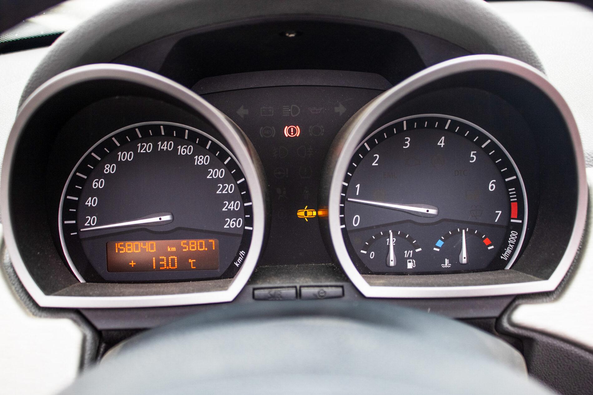 2003 BMW Z4, stříbrná kabriolet, 158 040 km