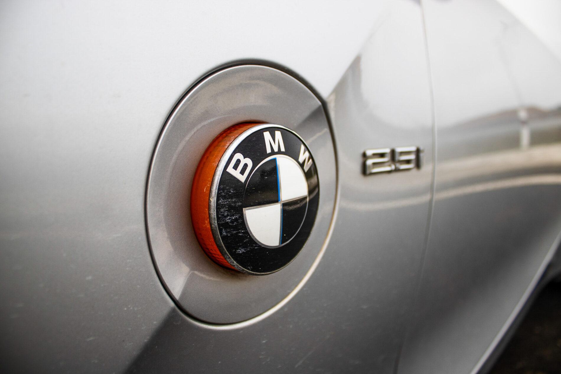 2003 BMW Z4, stříbrná kabriolet, 158 040 km