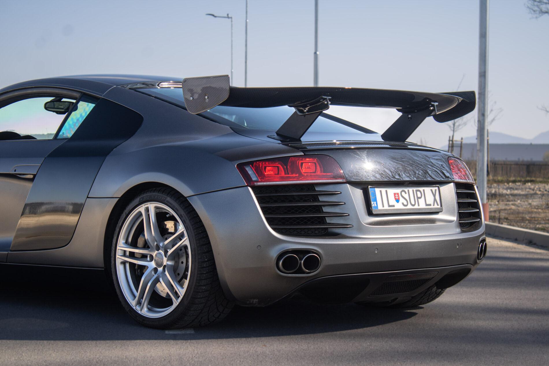 2007 AUDI R8, šedá kupé, 71 374 km