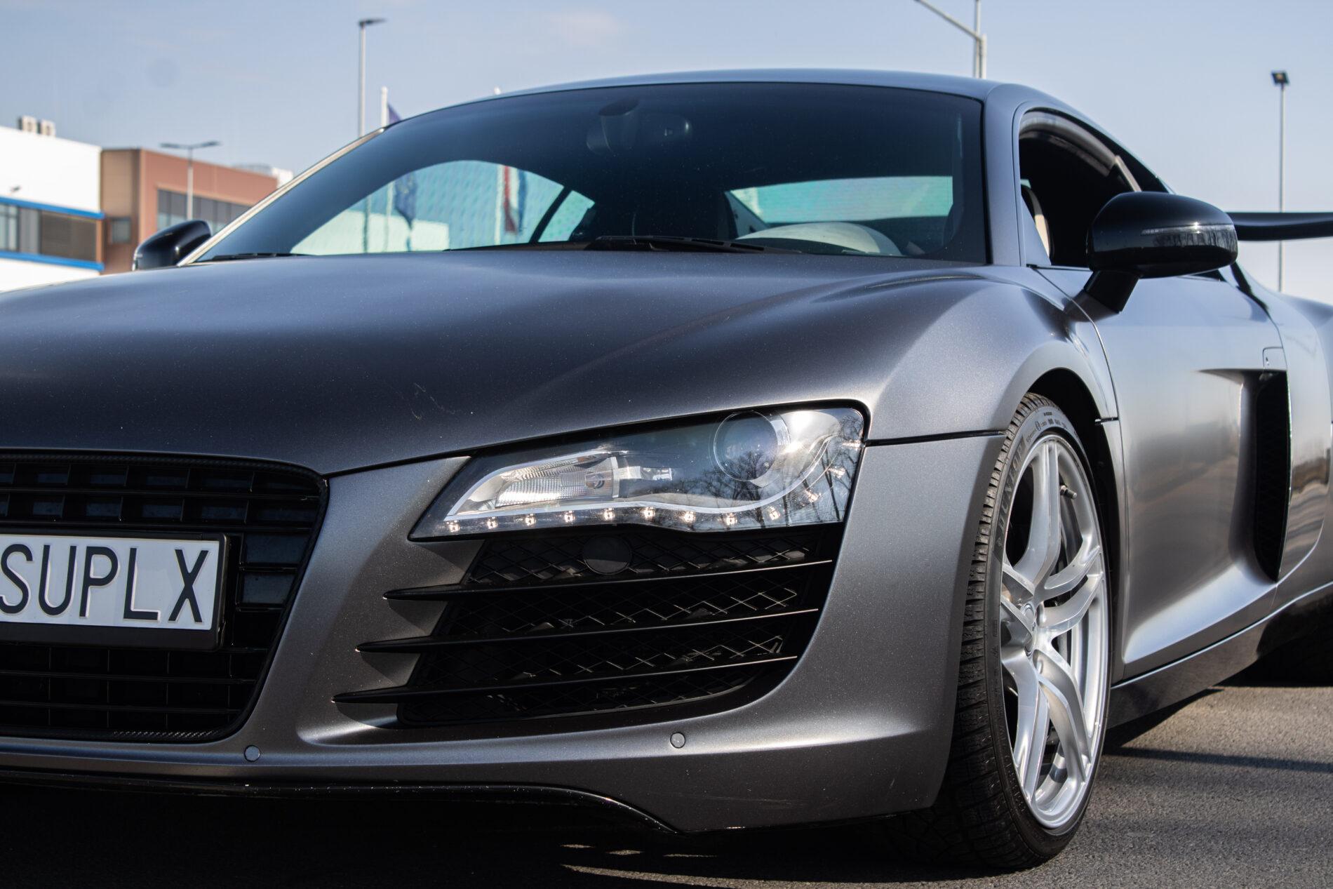 2007 AUDI R8, šedá kupé, 71 374 km