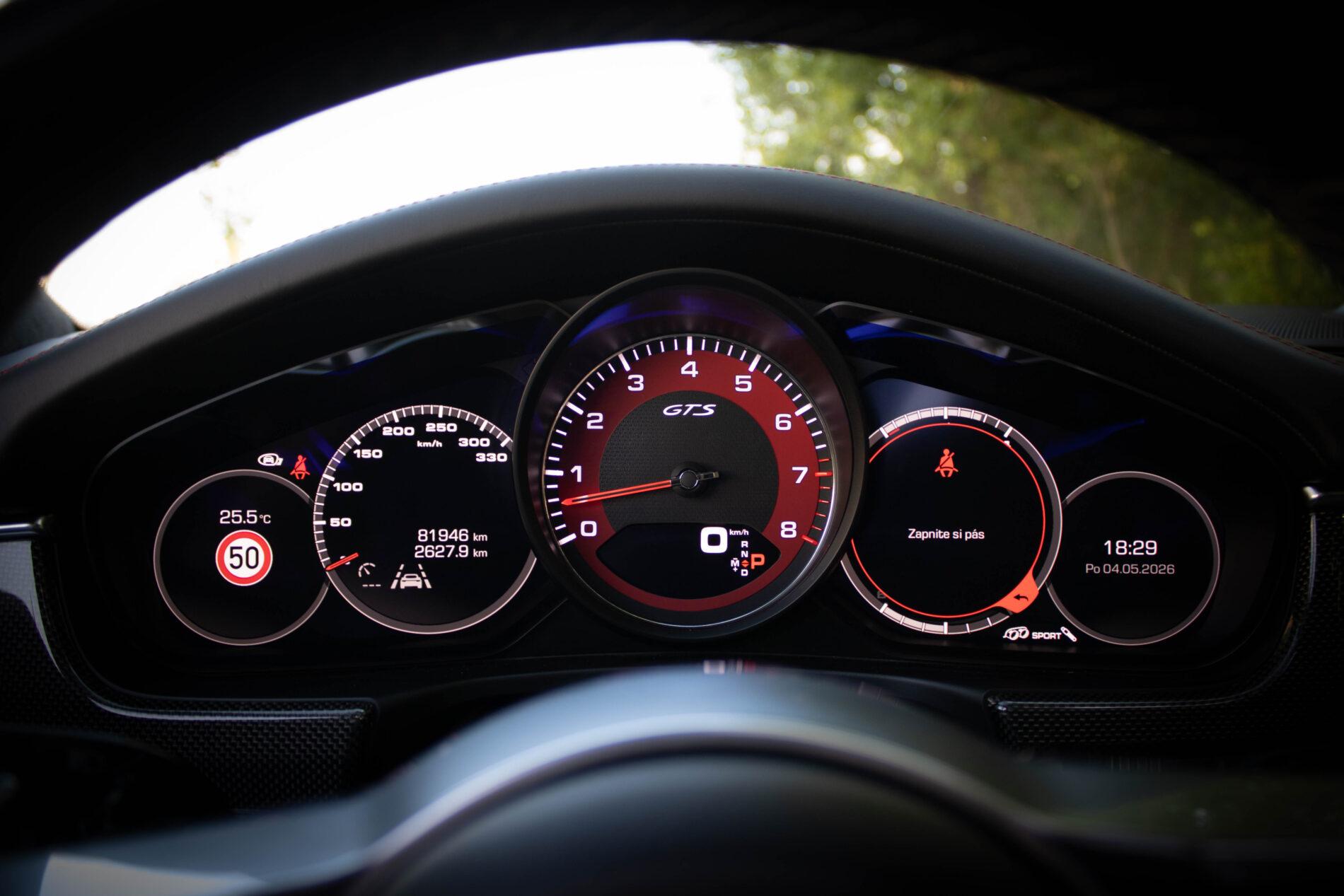 2019 Porsche Panamera GTS, černá kombi, 81 950 km
