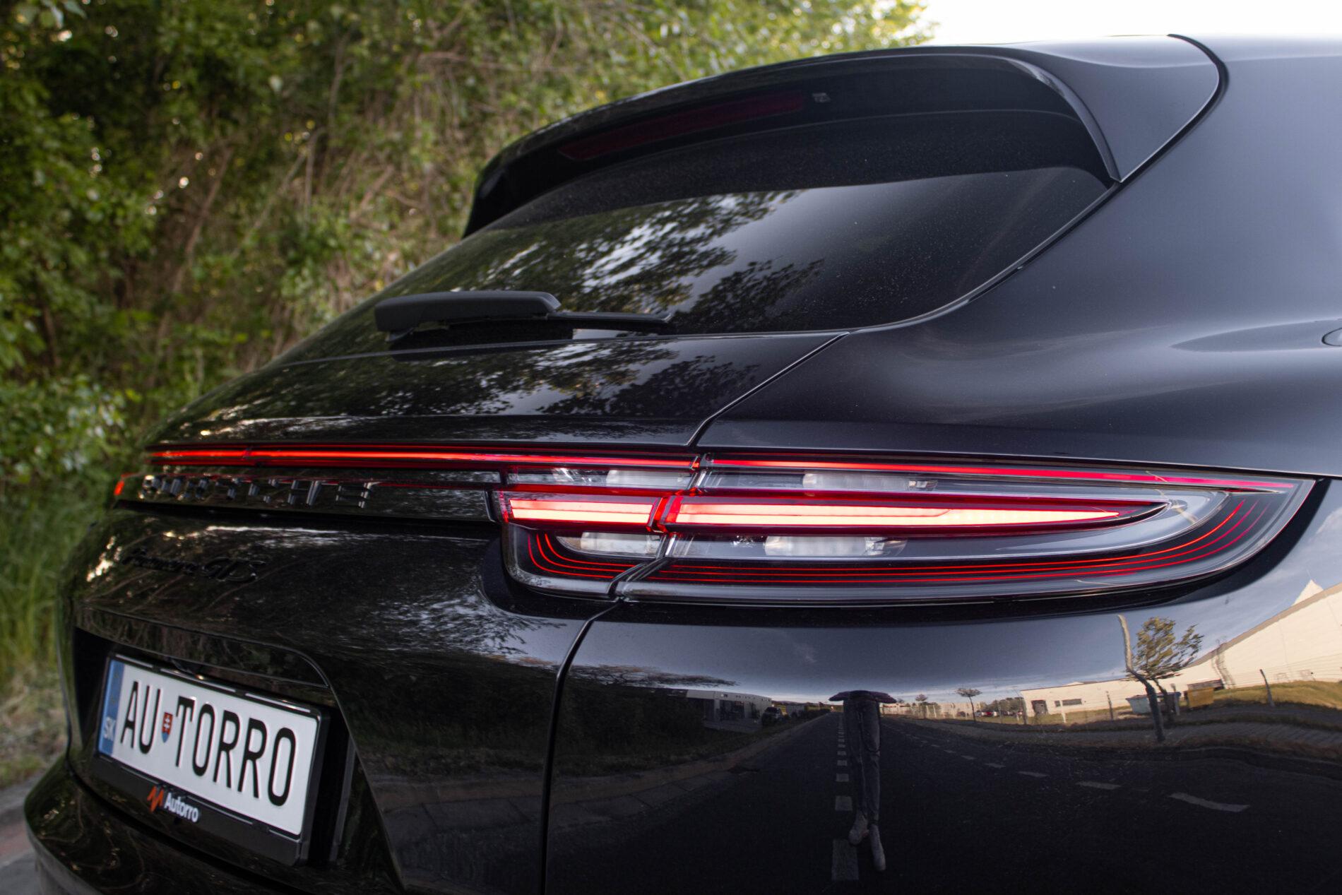 2019 Porsche Panamera GTS, černá kombi, 81 950 km