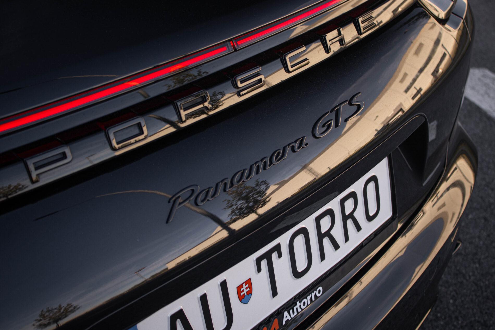 2019 Porsche Panamera GTS, černá kombi, 81 950 km