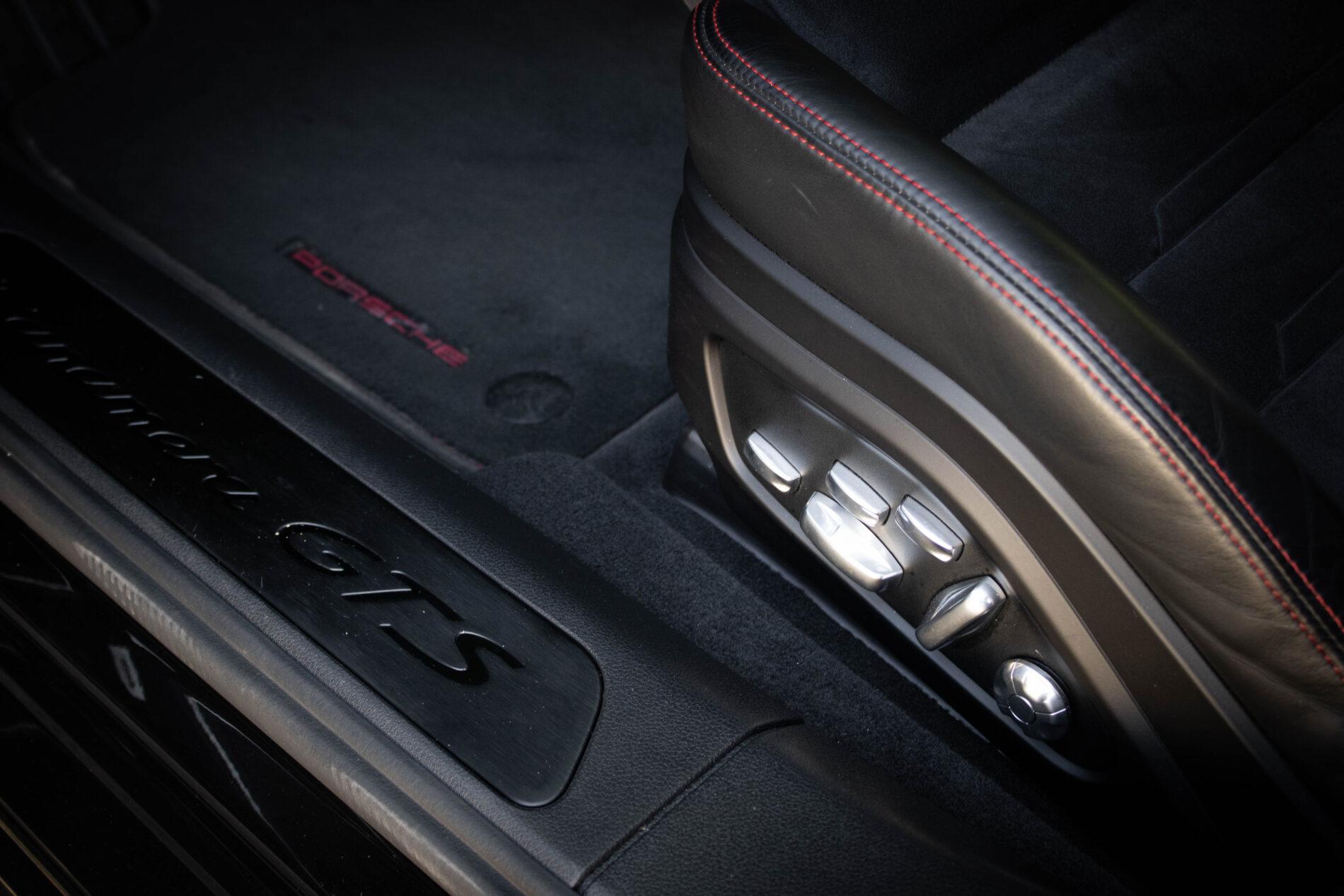 2019 Porsche Panamera GTS, černá kombi, 81 950 km