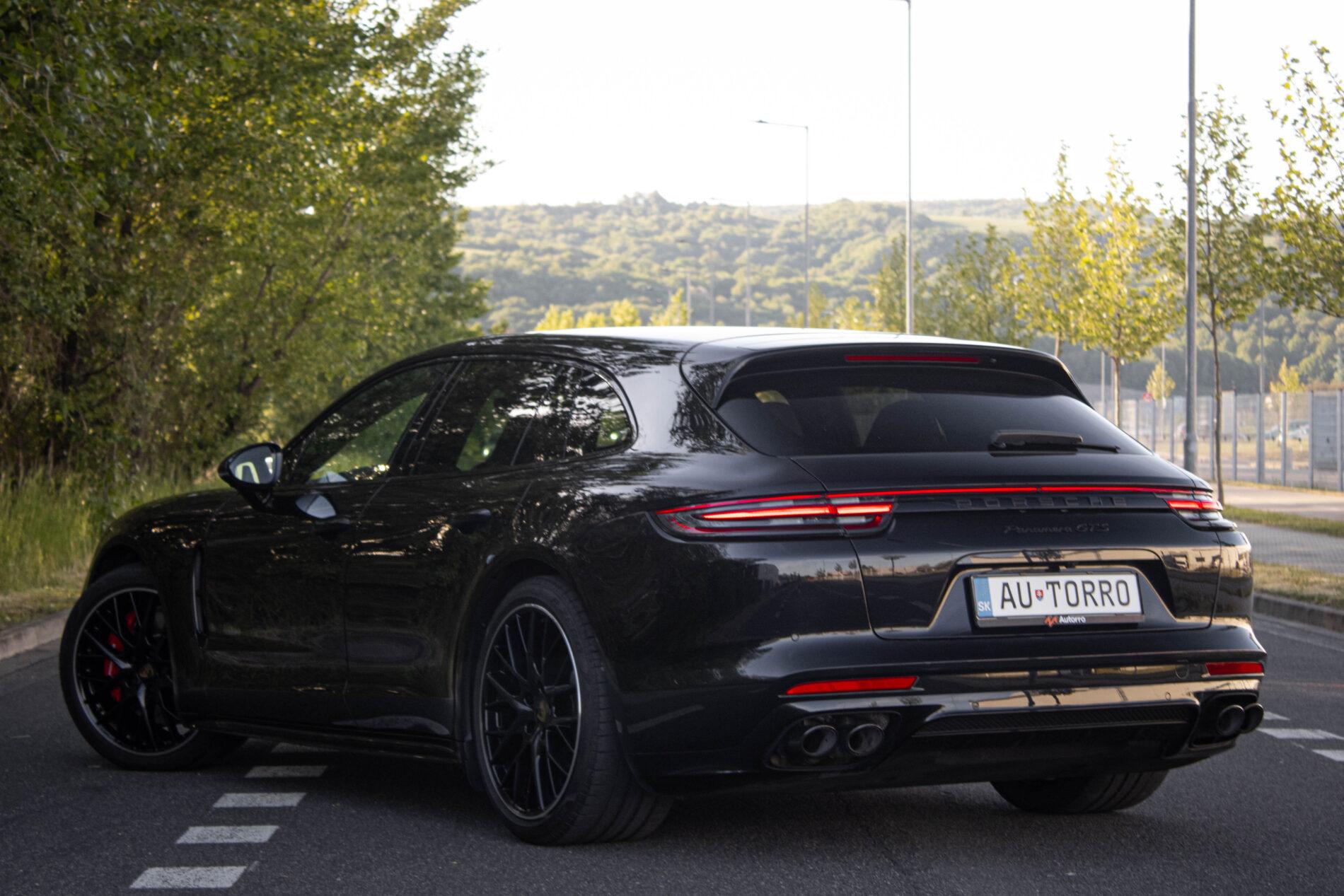 2019 Porsche Panamera GTS, černá kombi, 81 950 km