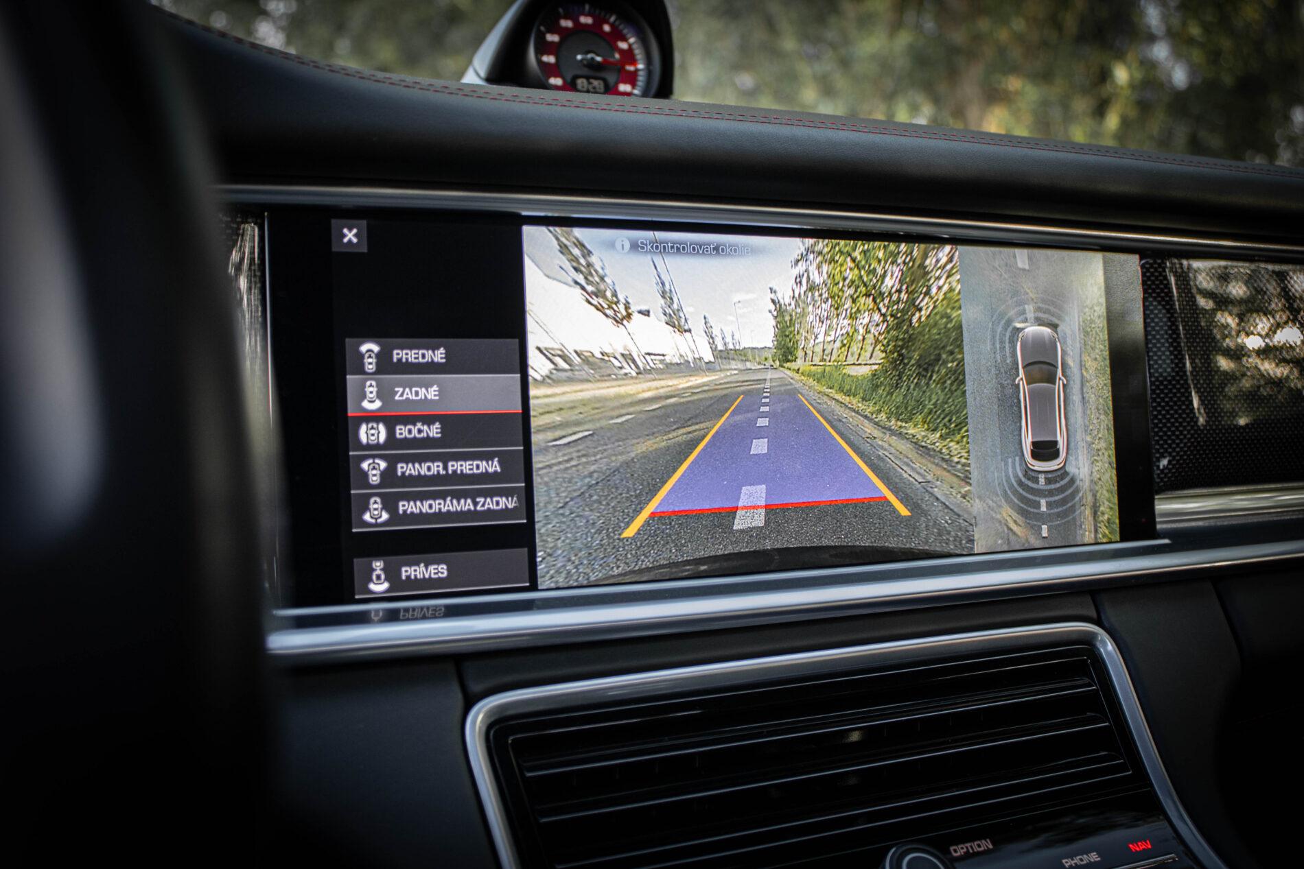 2019 Porsche Panamera GTS, černá kombi, 81 950 km