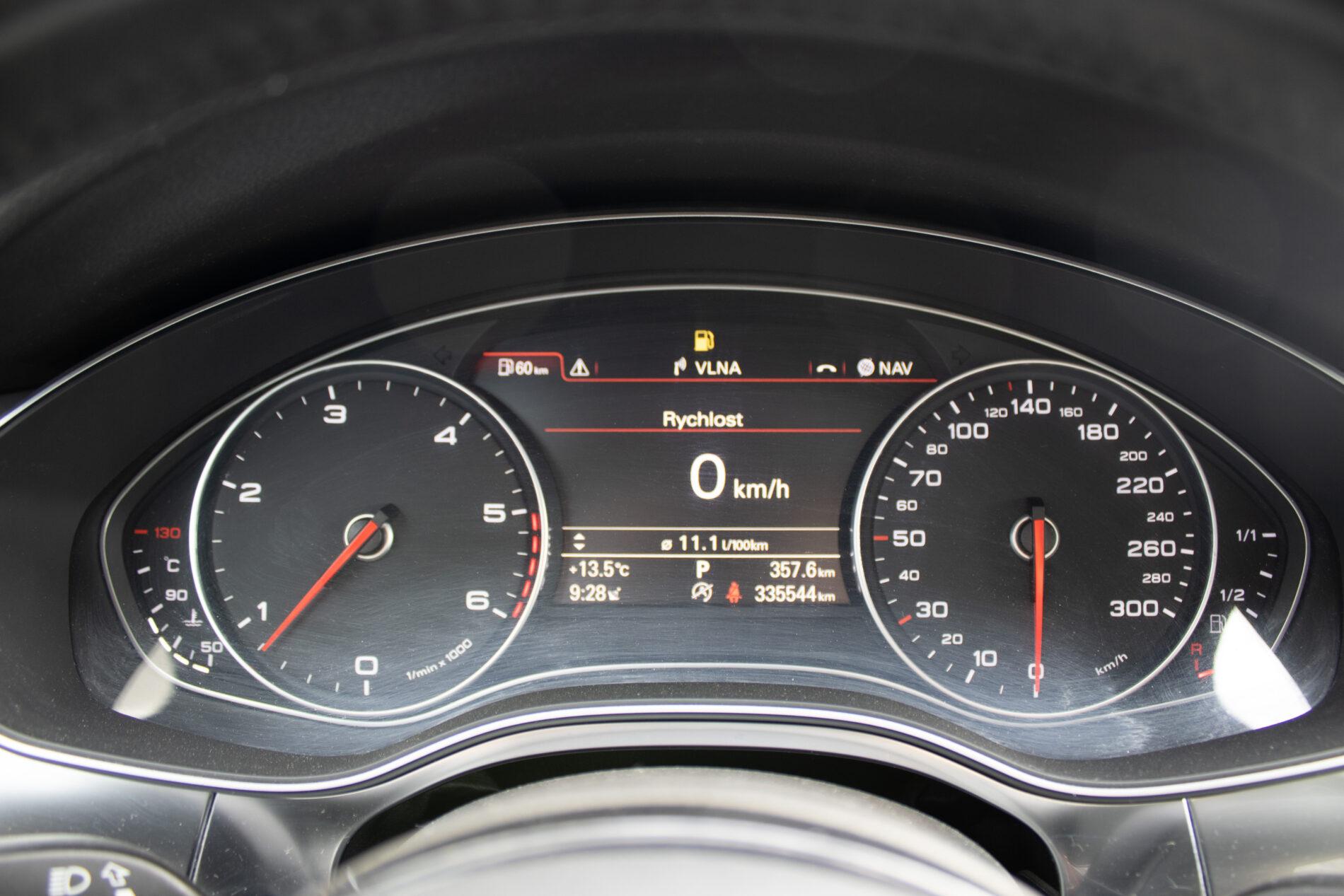 2013 AUDI A6, černá sedan, 335 544 km