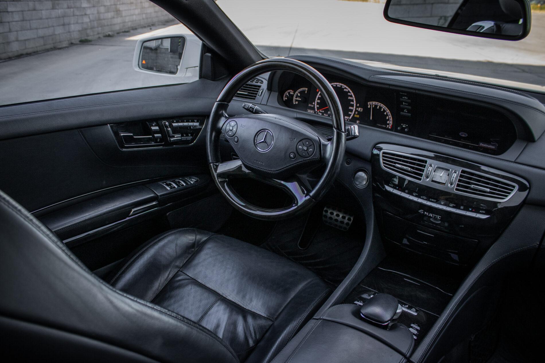 2011 Mercedes-Benz CL 500, bílá kupé, 217 725 km
