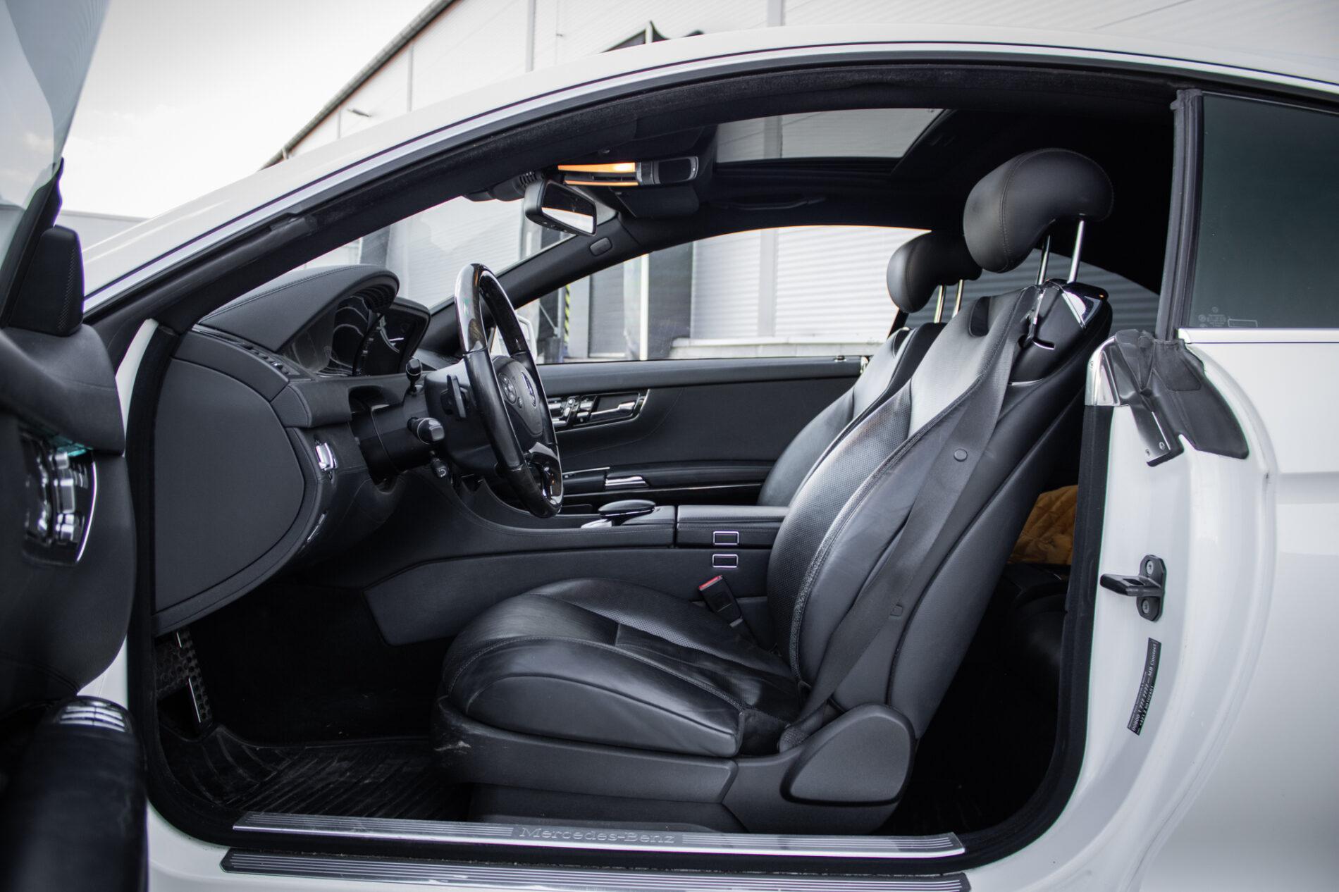 2011 Mercedes-Benz CL 500, bílá kupé, 217 725 km