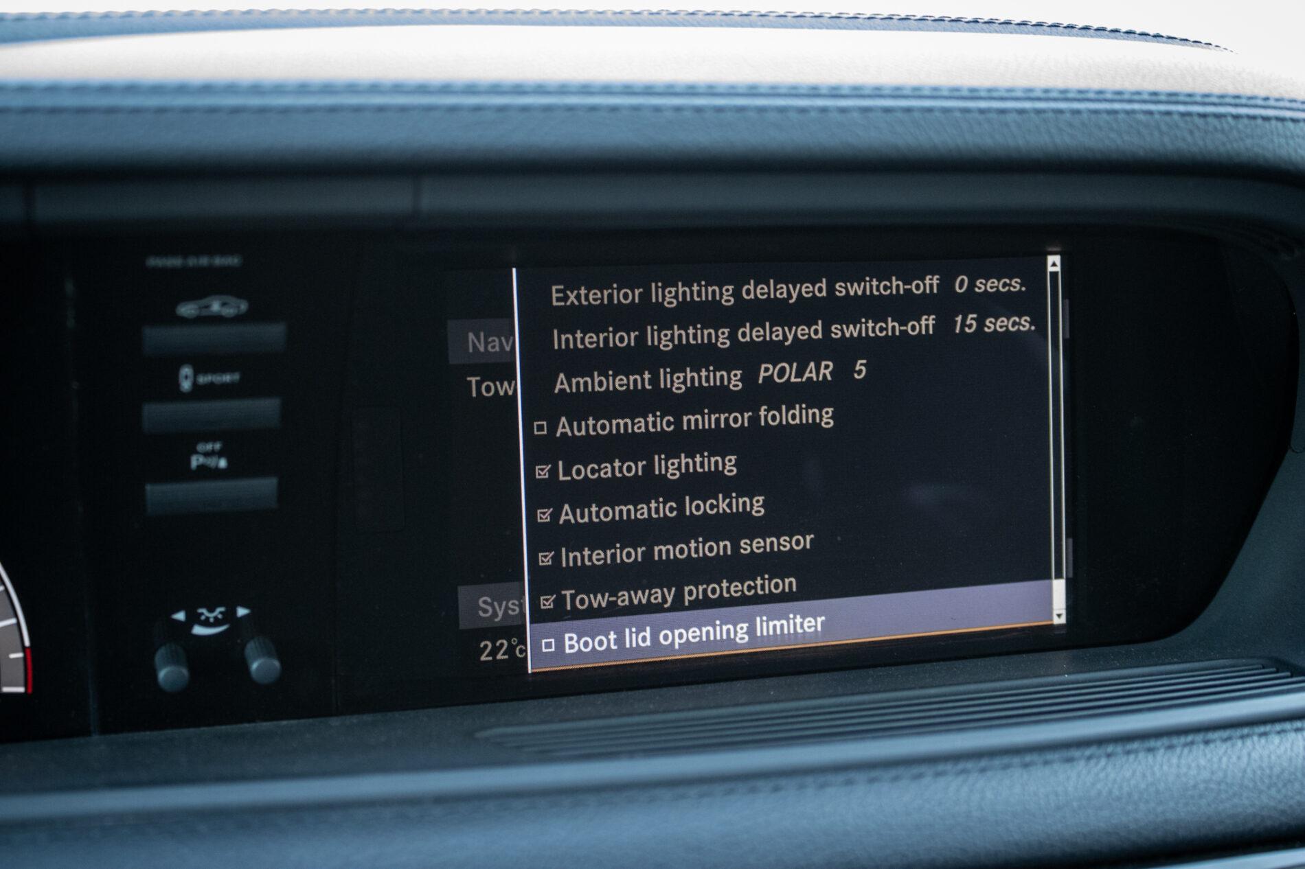 2011 Mercedes-Benz CL 500, bílá kupé, 217 725 km