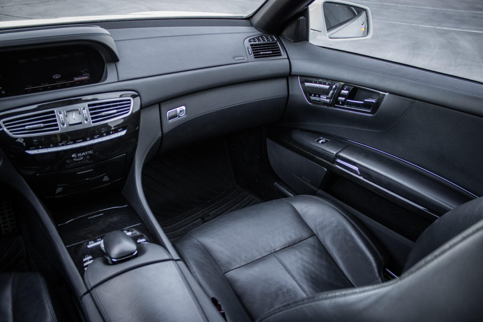 2011 Mercedes-Benz CL 500, bílá kupé, 217 725 km