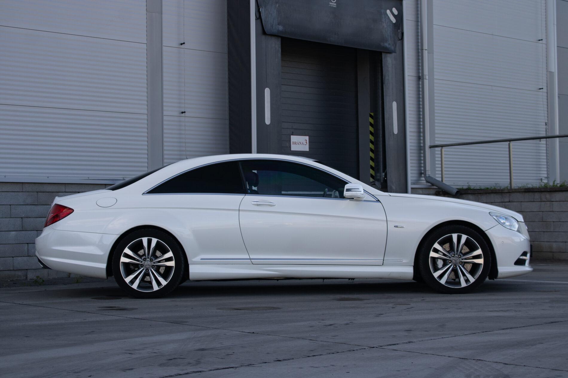 2011 Mercedes-Benz CL 500, bílá kupé, 217 725 km