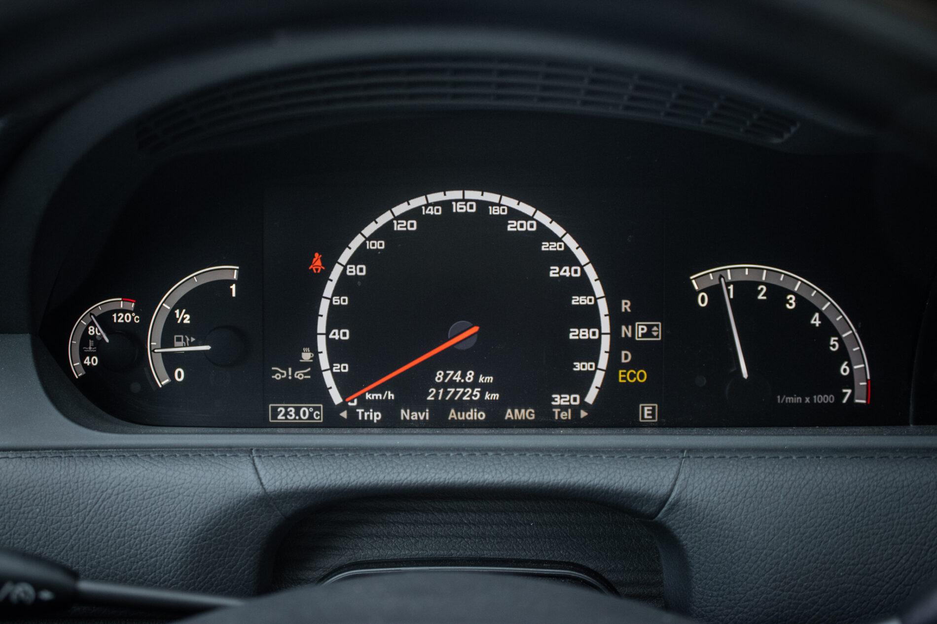 2011 Mercedes-Benz CL 500, bílá kupé, 217 725 km