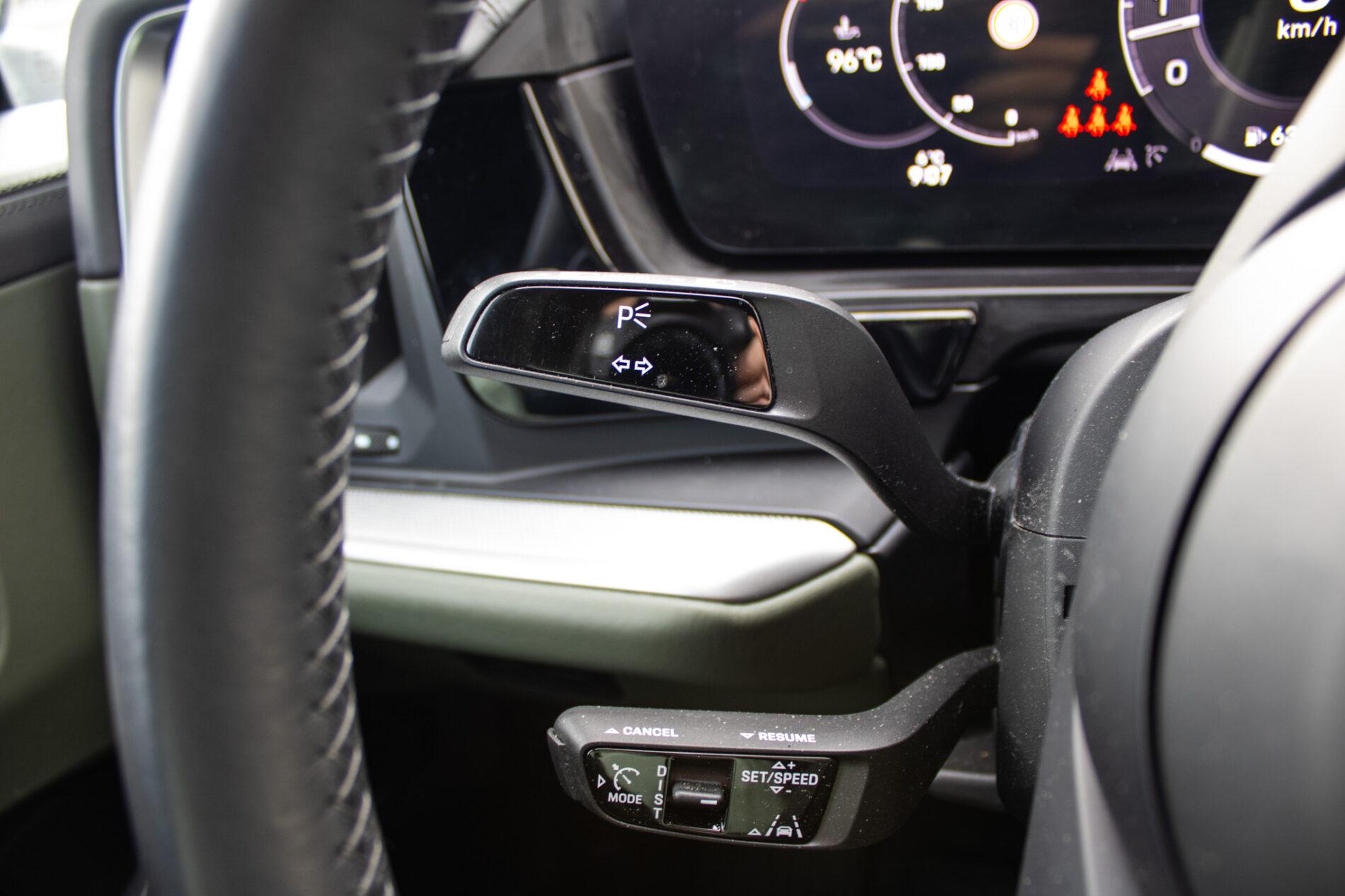2023 Porsche Cayenne S, černá suv, 37 493 km