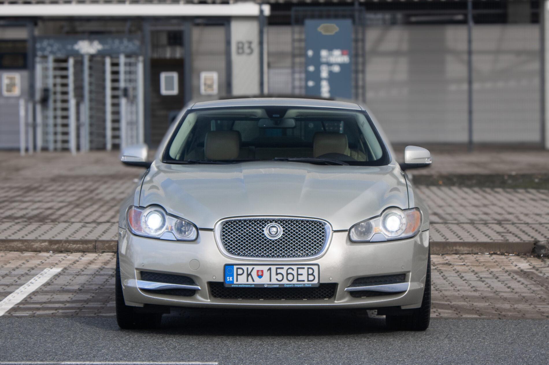 2008 Jaguar XF, zlatá sedan, 288 669 km