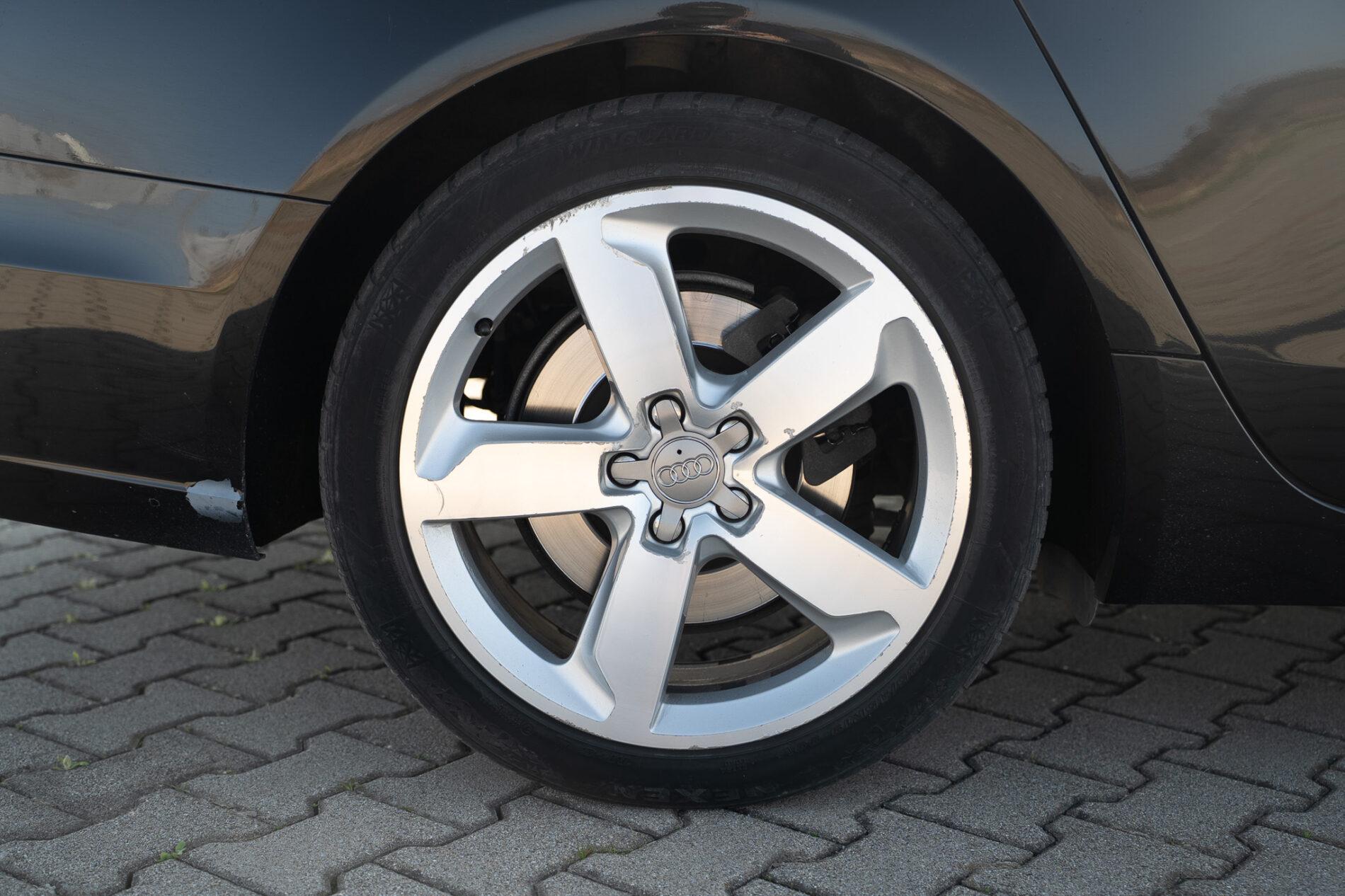 2012 AUDI A6, hnědá kombi, 242 101 km